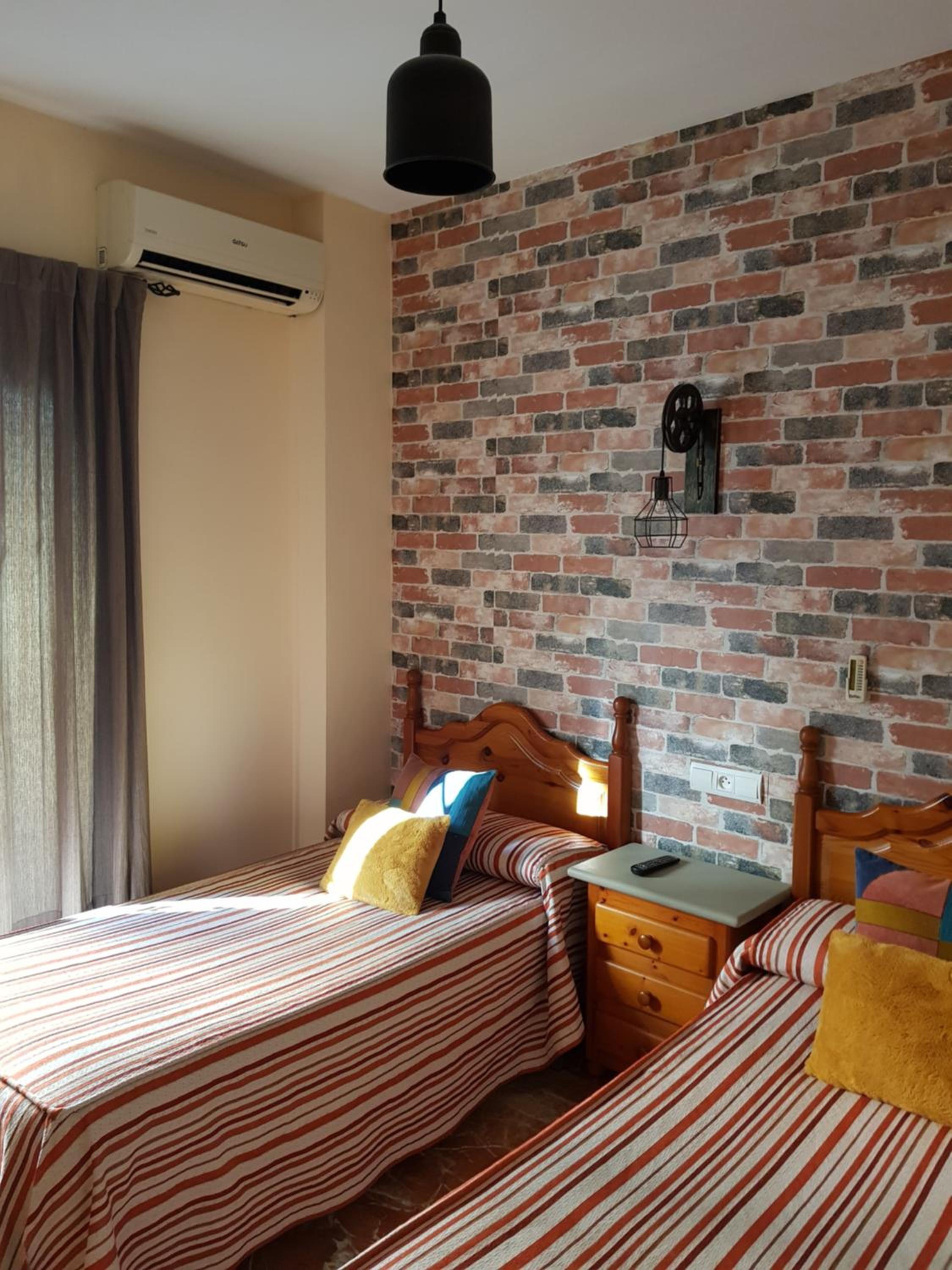 Twin Room - Photo 1