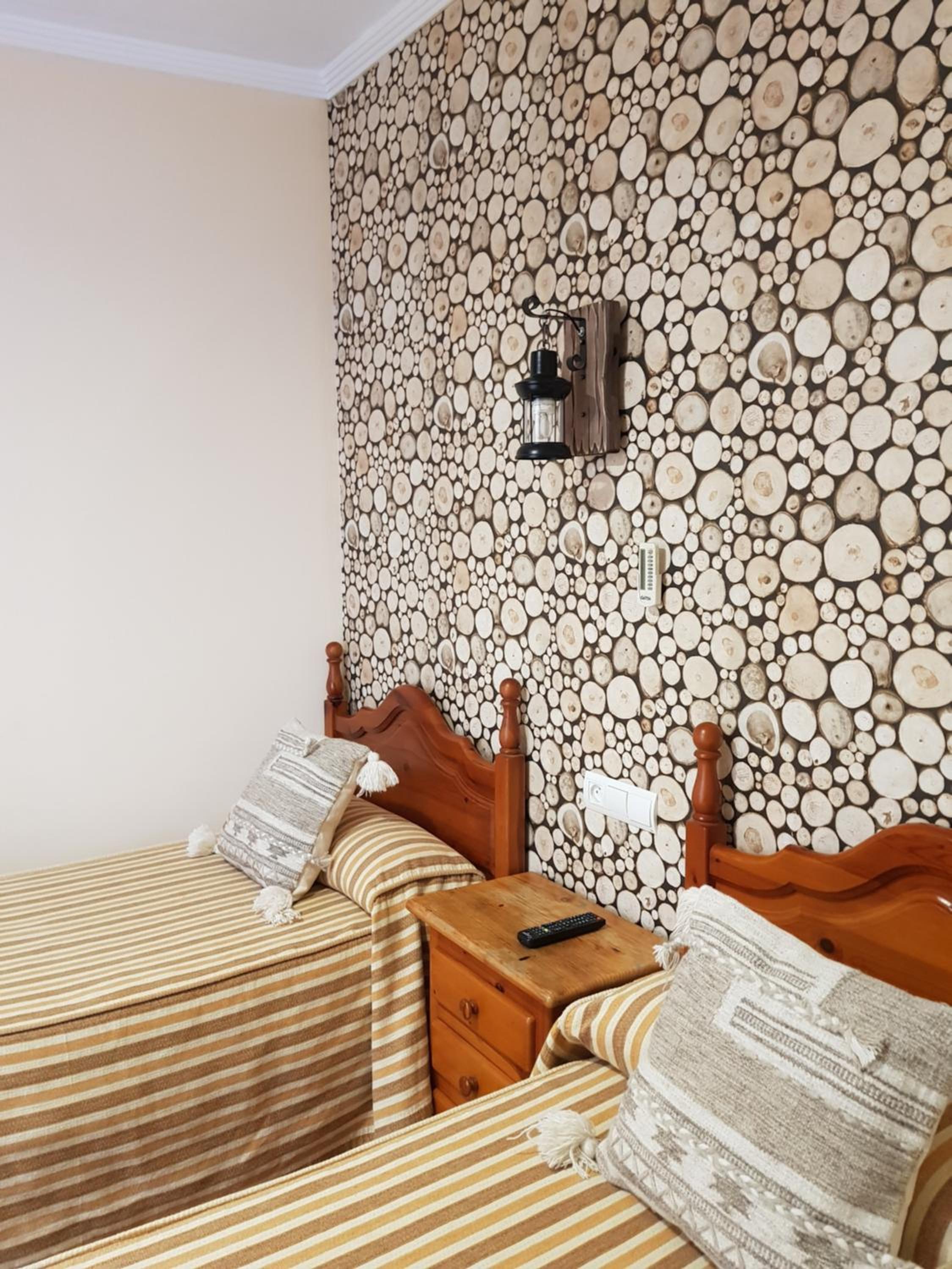 Twin Room - Photo 16