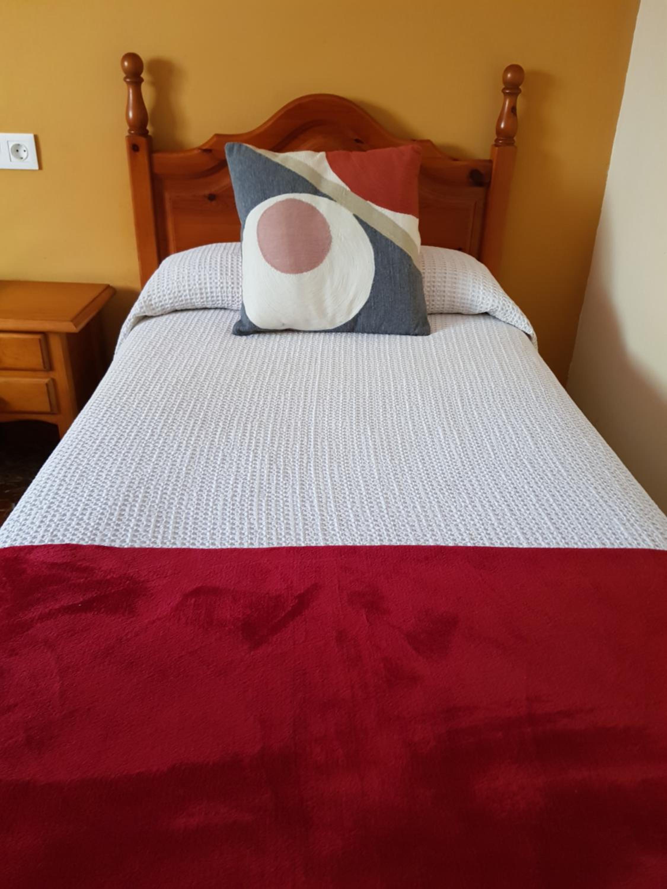 Twin Room - Photo 18