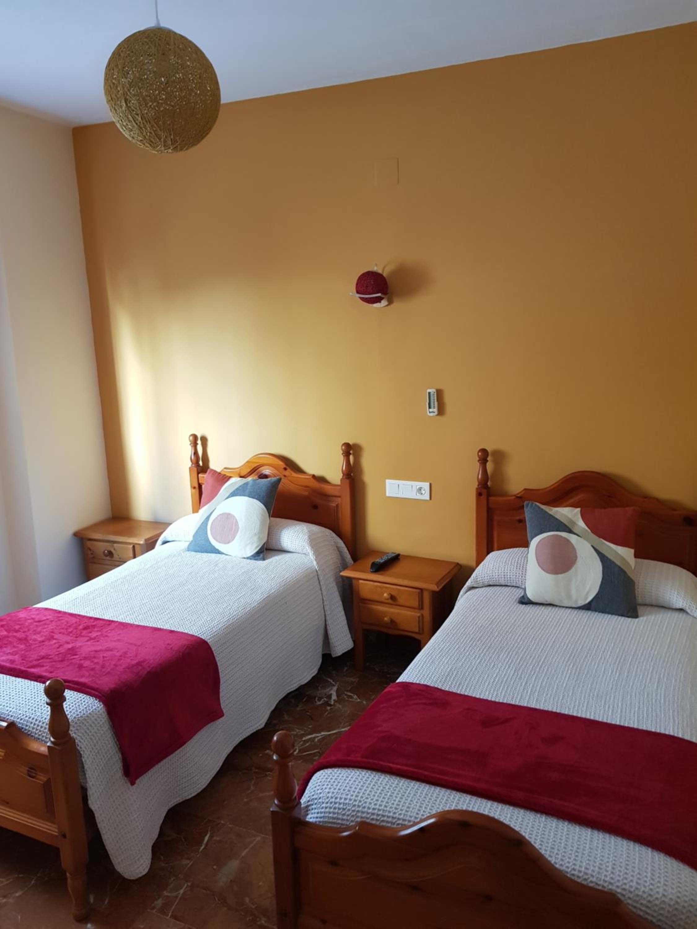 Twin Room - Photo 19
