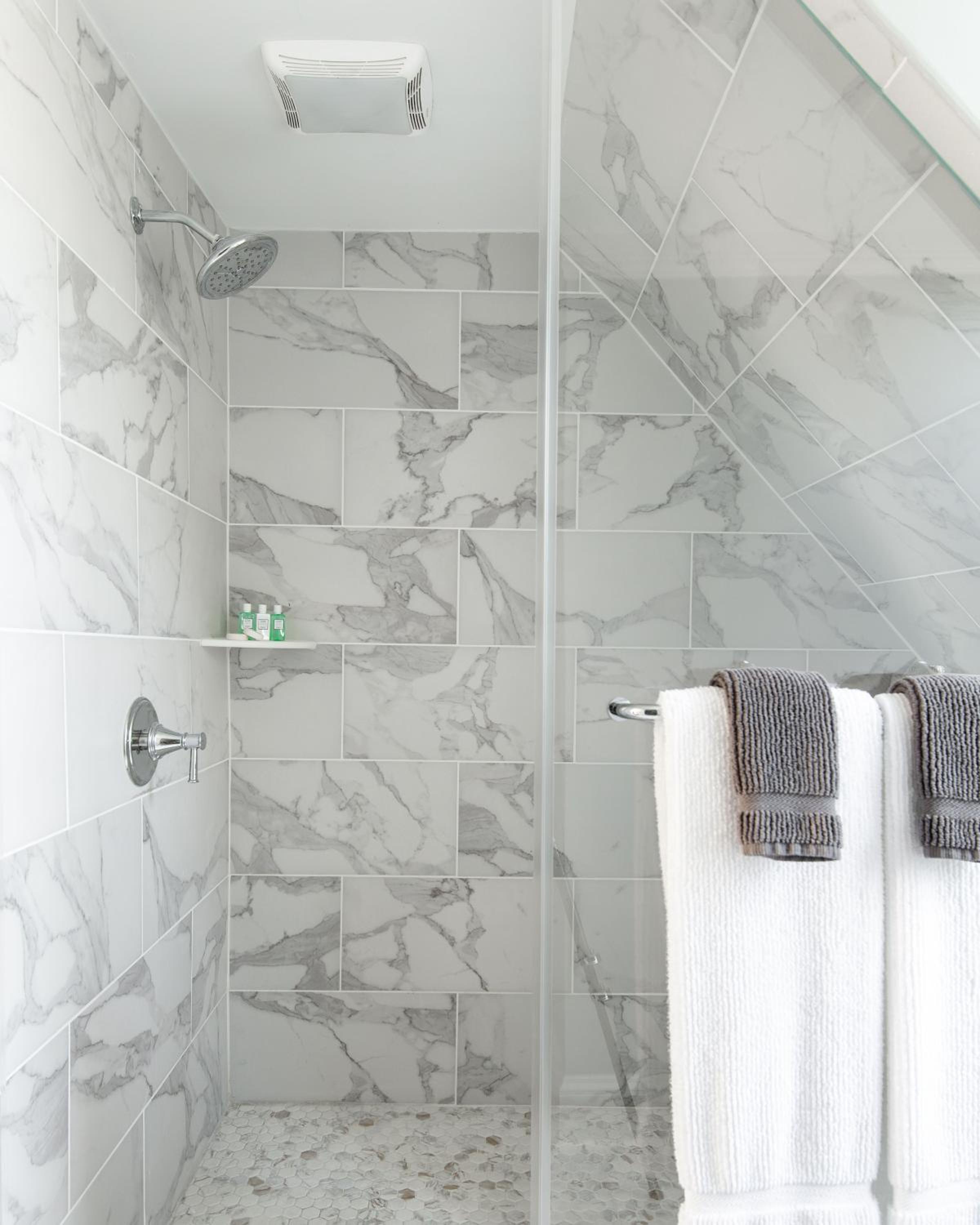 King Suite - Photo 3