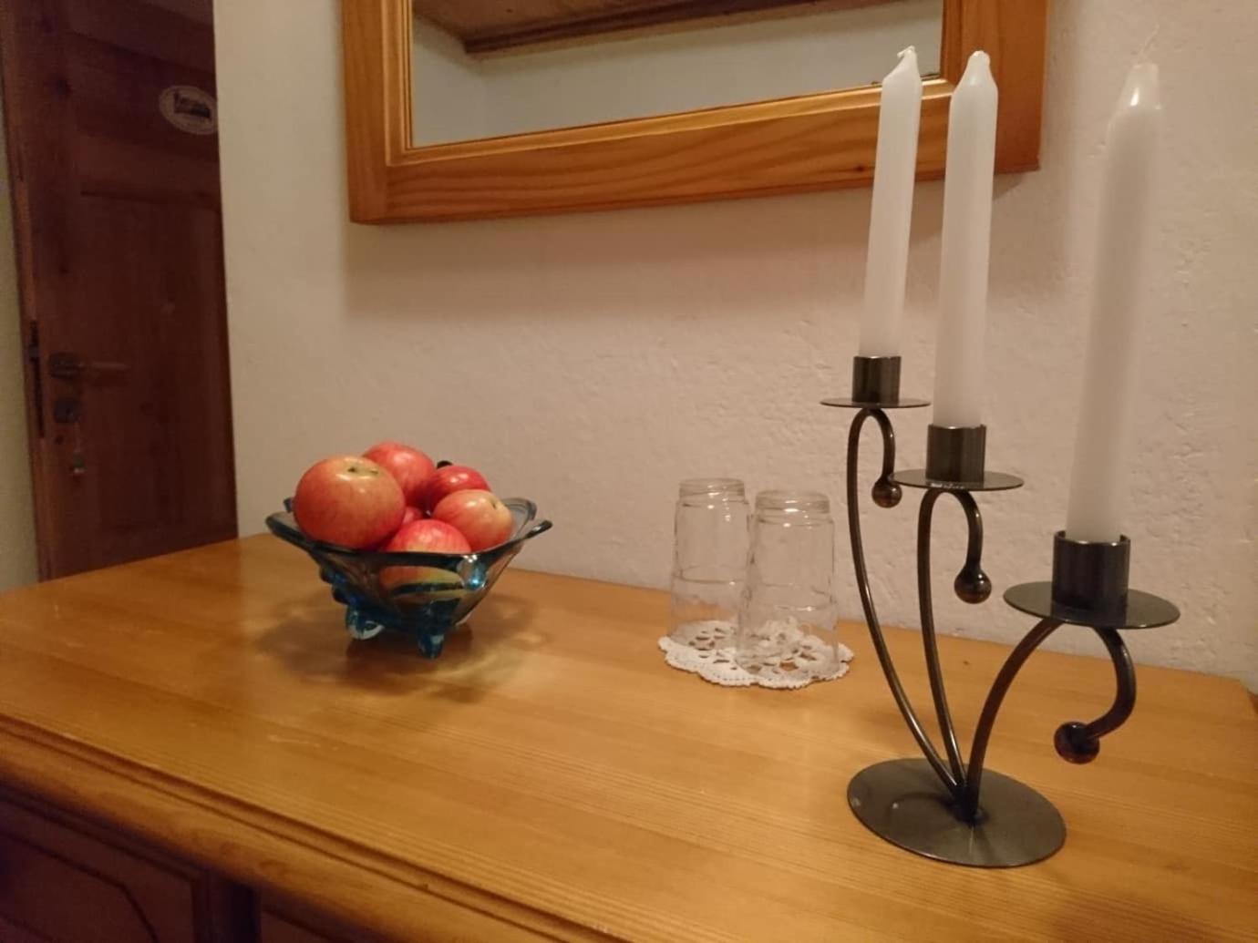 Single Room with Shared Bathroom photo 3