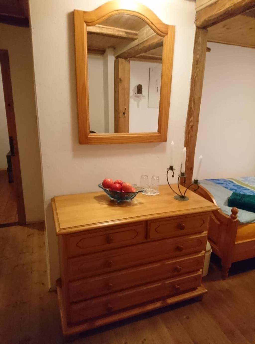 Single Room with Shared Bathroom photo 2
