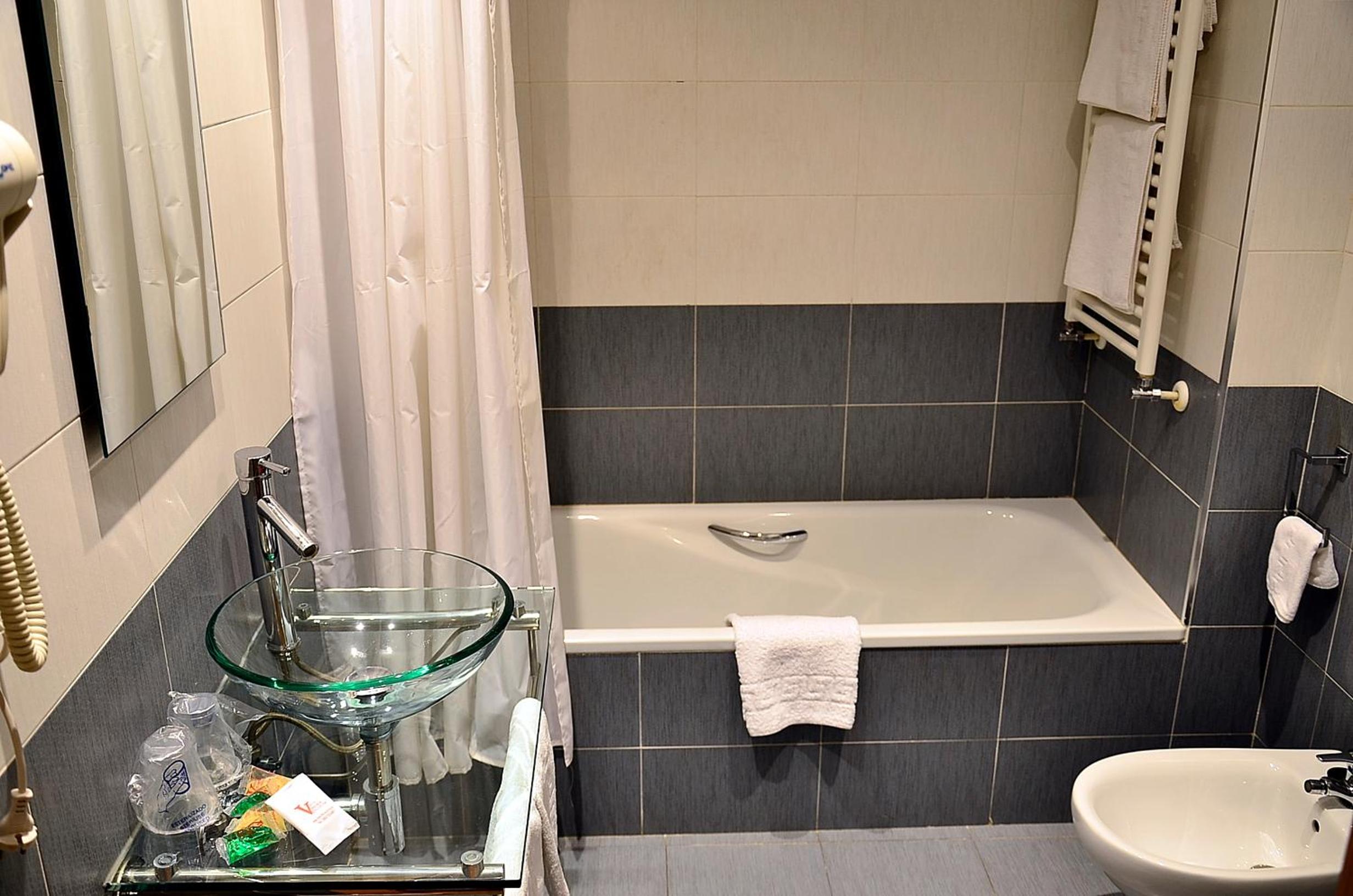Suite - Photo 2
