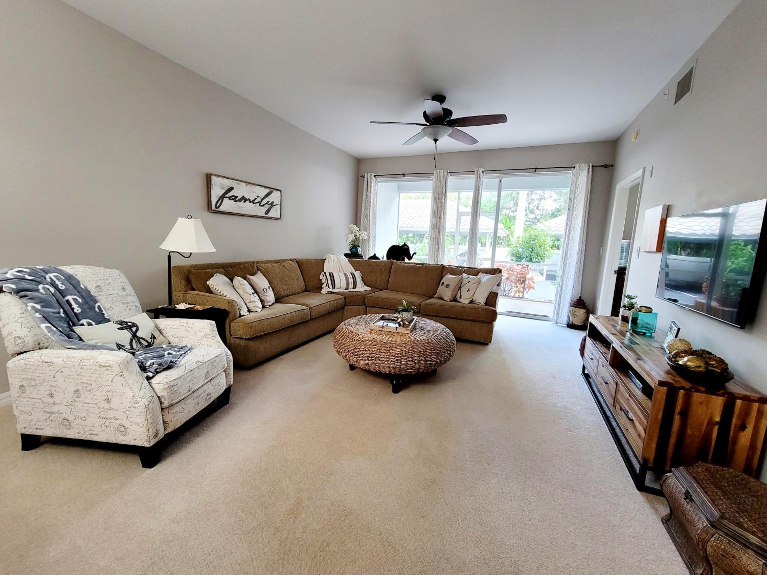 Three-Bedroom Apartment photo 2