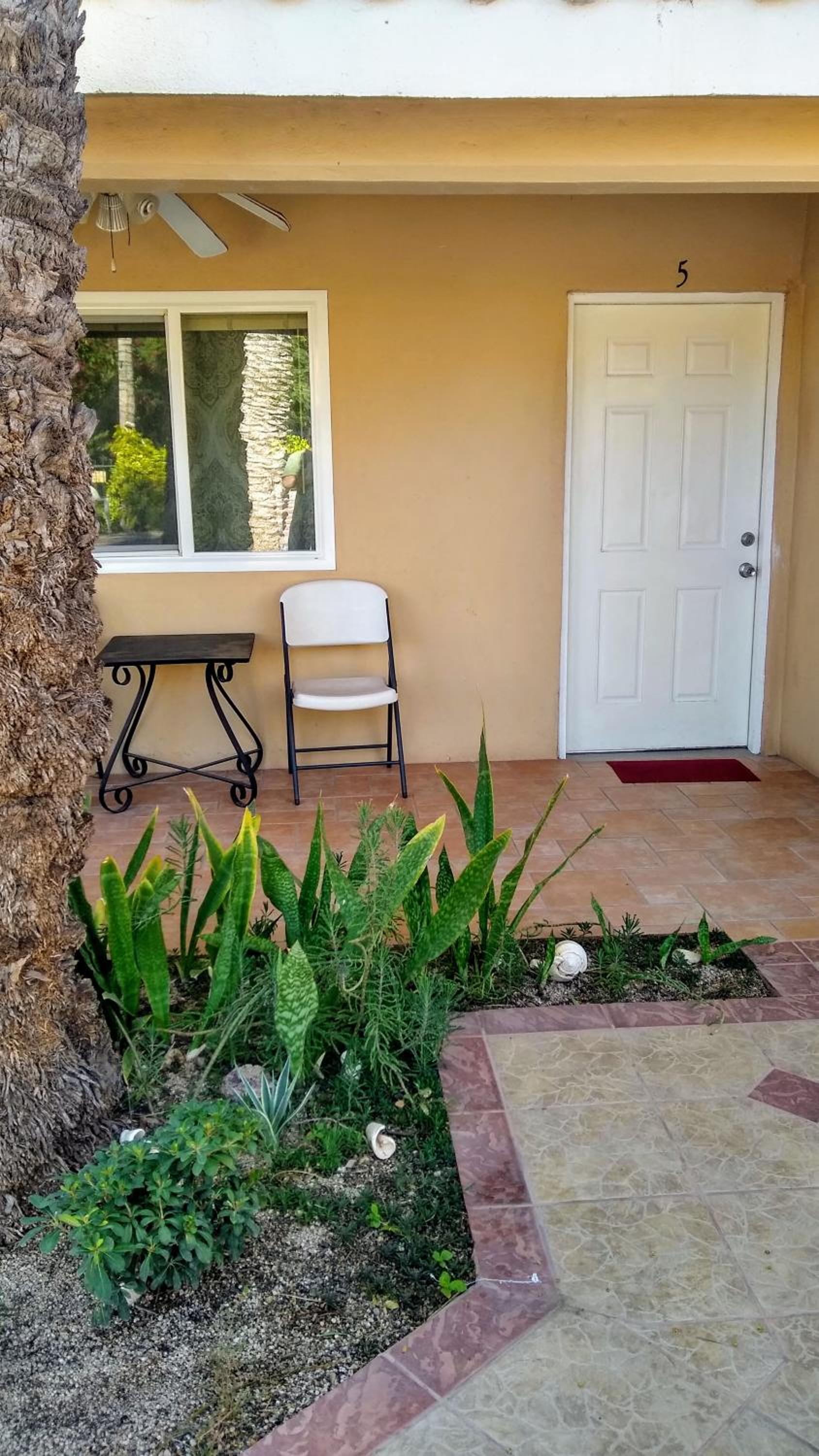 Deluxe Double or Twin Room with Pool View - Photo 11
