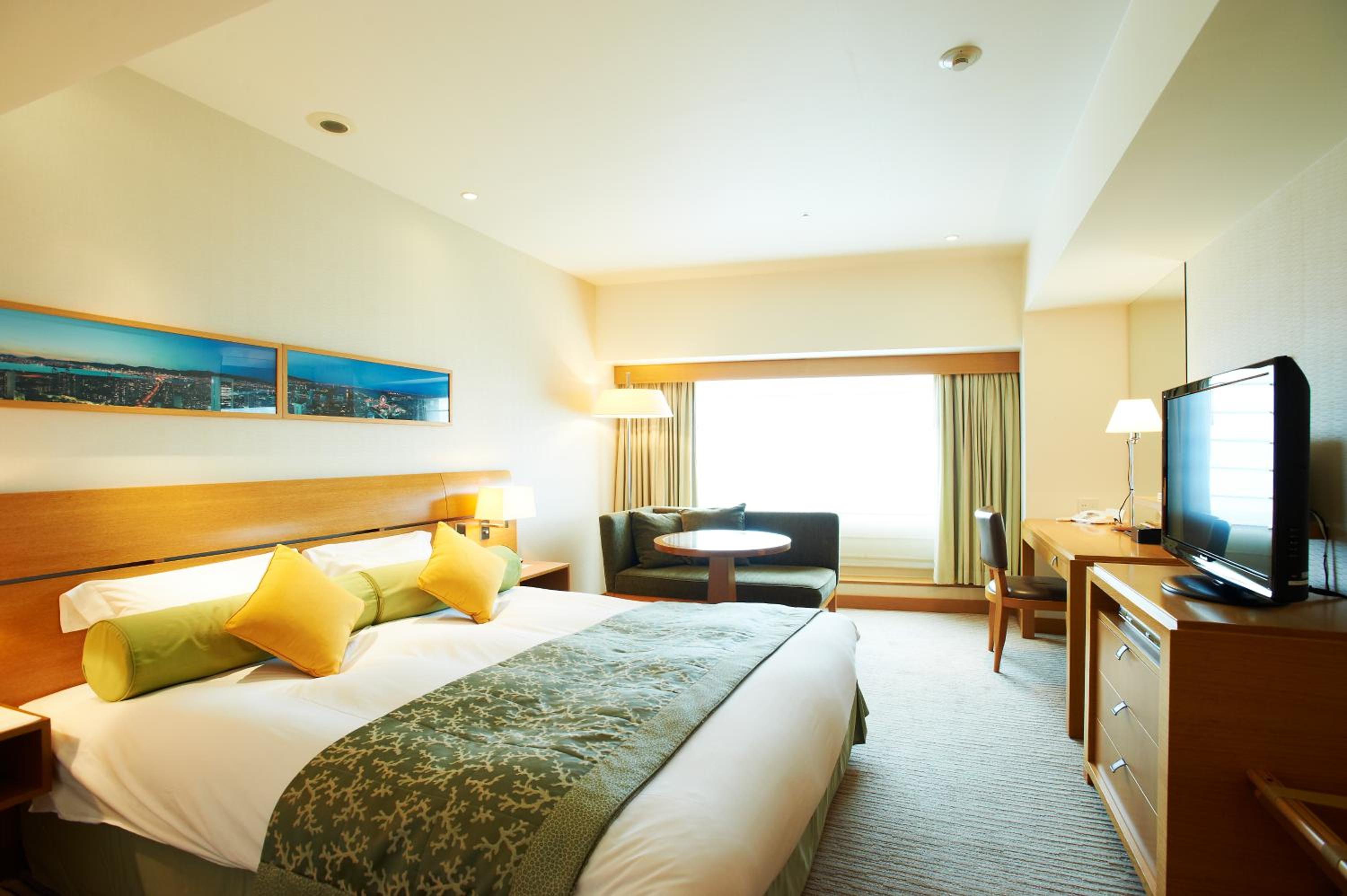 Executive Queen Room with Lounge and Fitness Access - Non Smoking