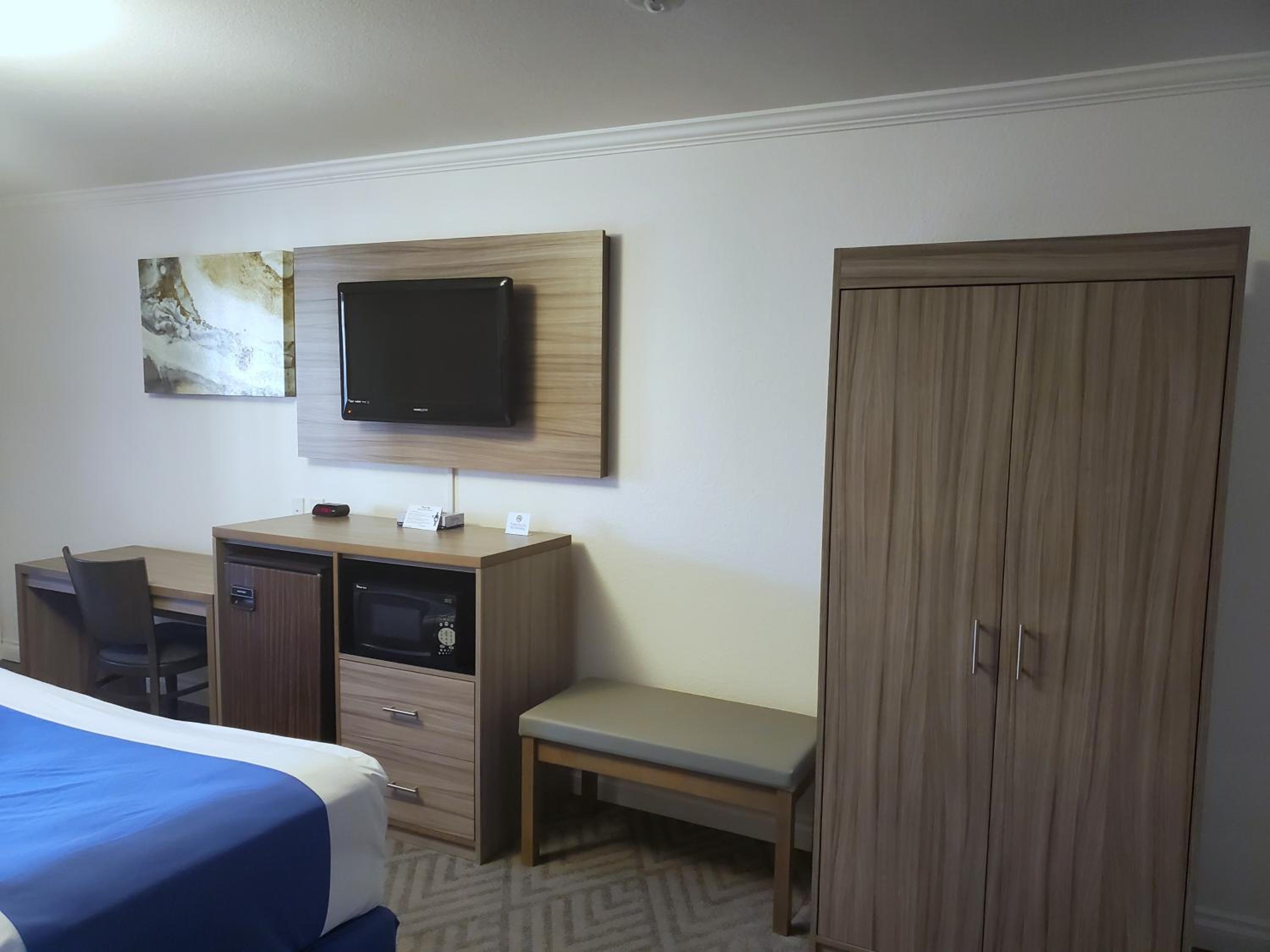 Standard Queen Room photo 1