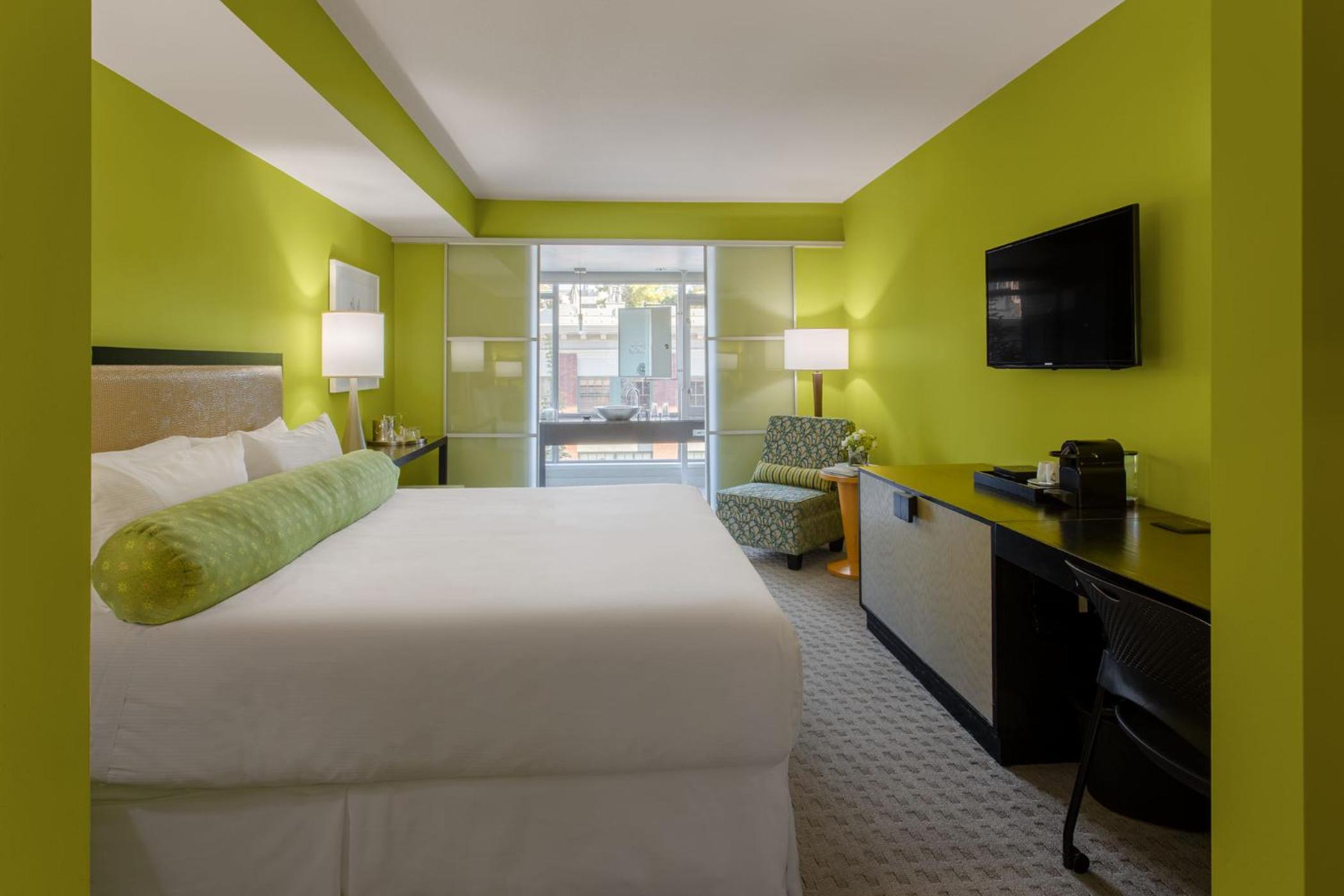 Superior King Room - Photo 4