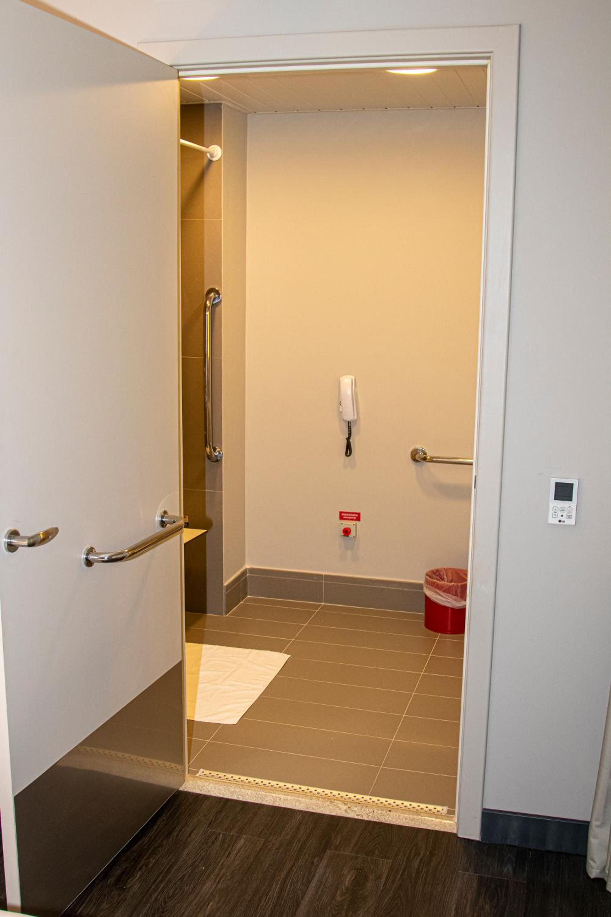 Standard Double Room - Disability Access