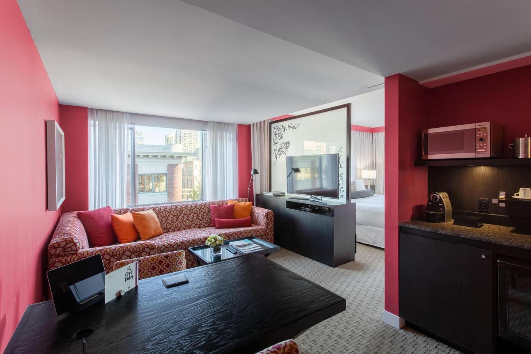 Executive Suite - Photo 1