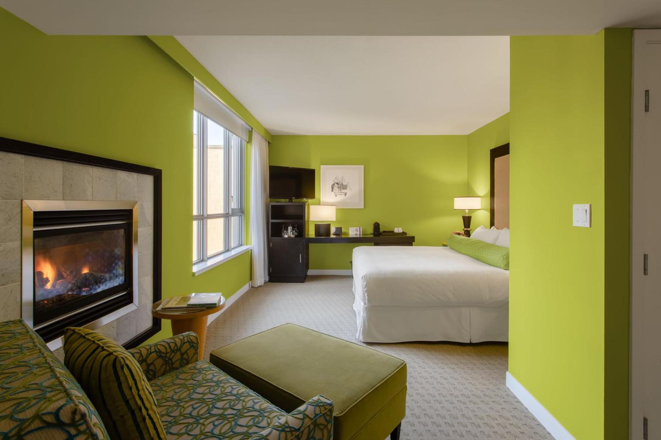 Deluxe Room - Photo 3