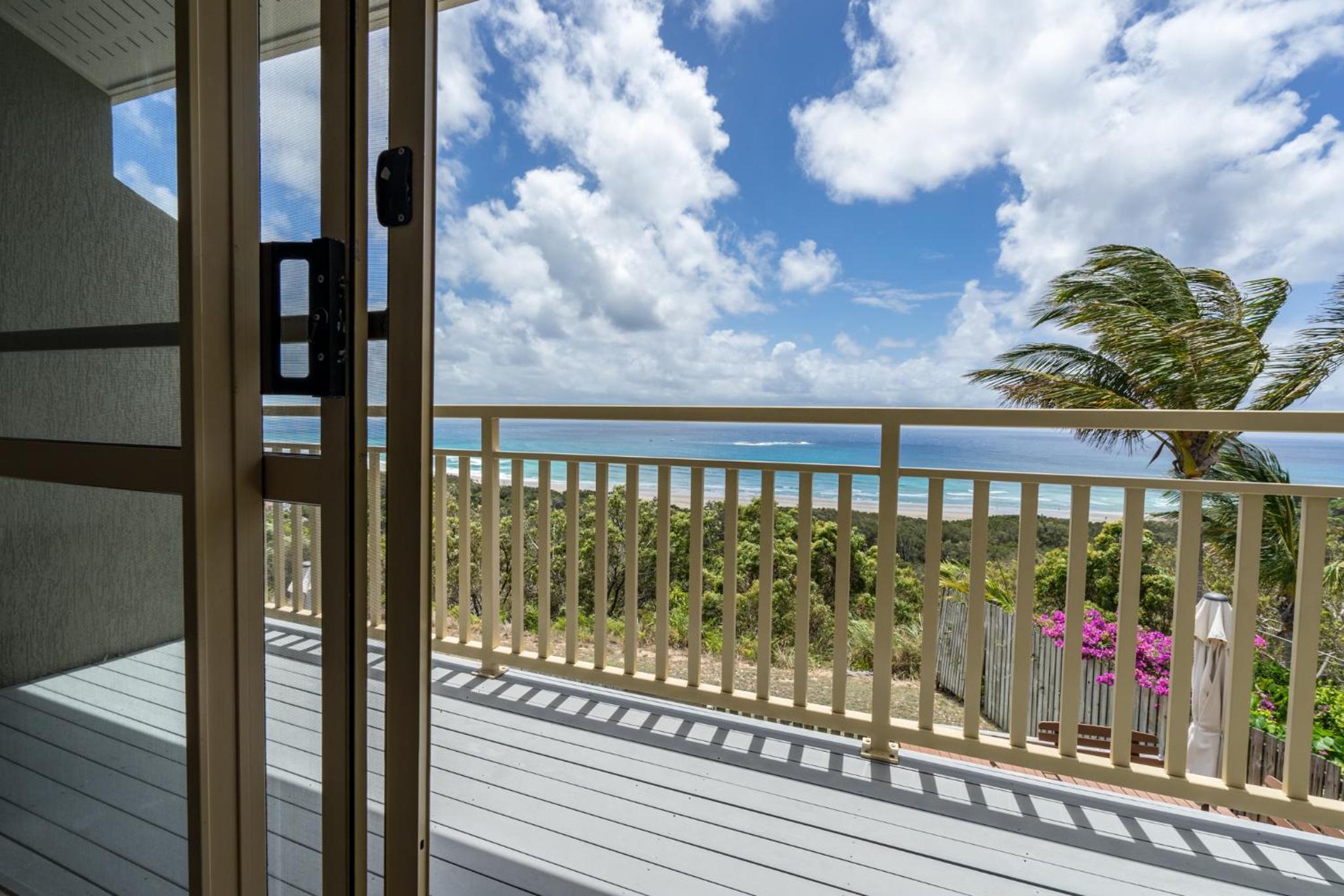 Three Bedroom Beach & Ocean View Villa photo 3