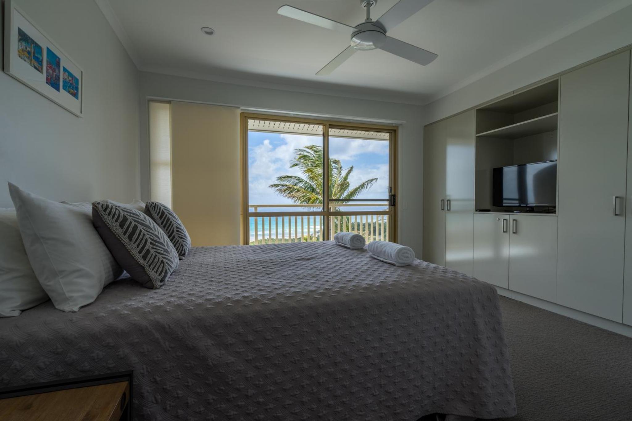 Three Bedroom Beach & Ocean View Villa photo 2
