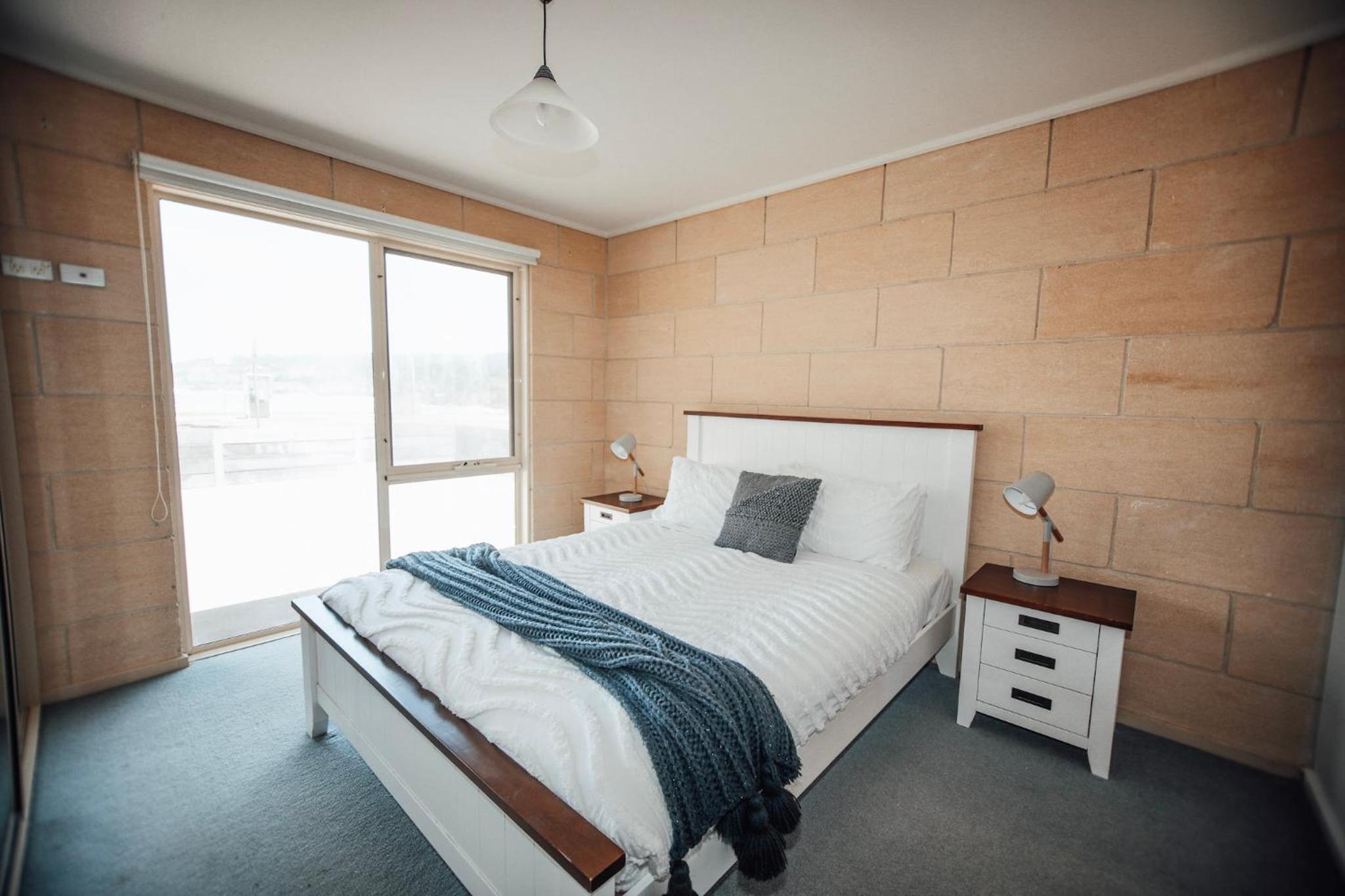 Apartment with Sea View - Photo 12
