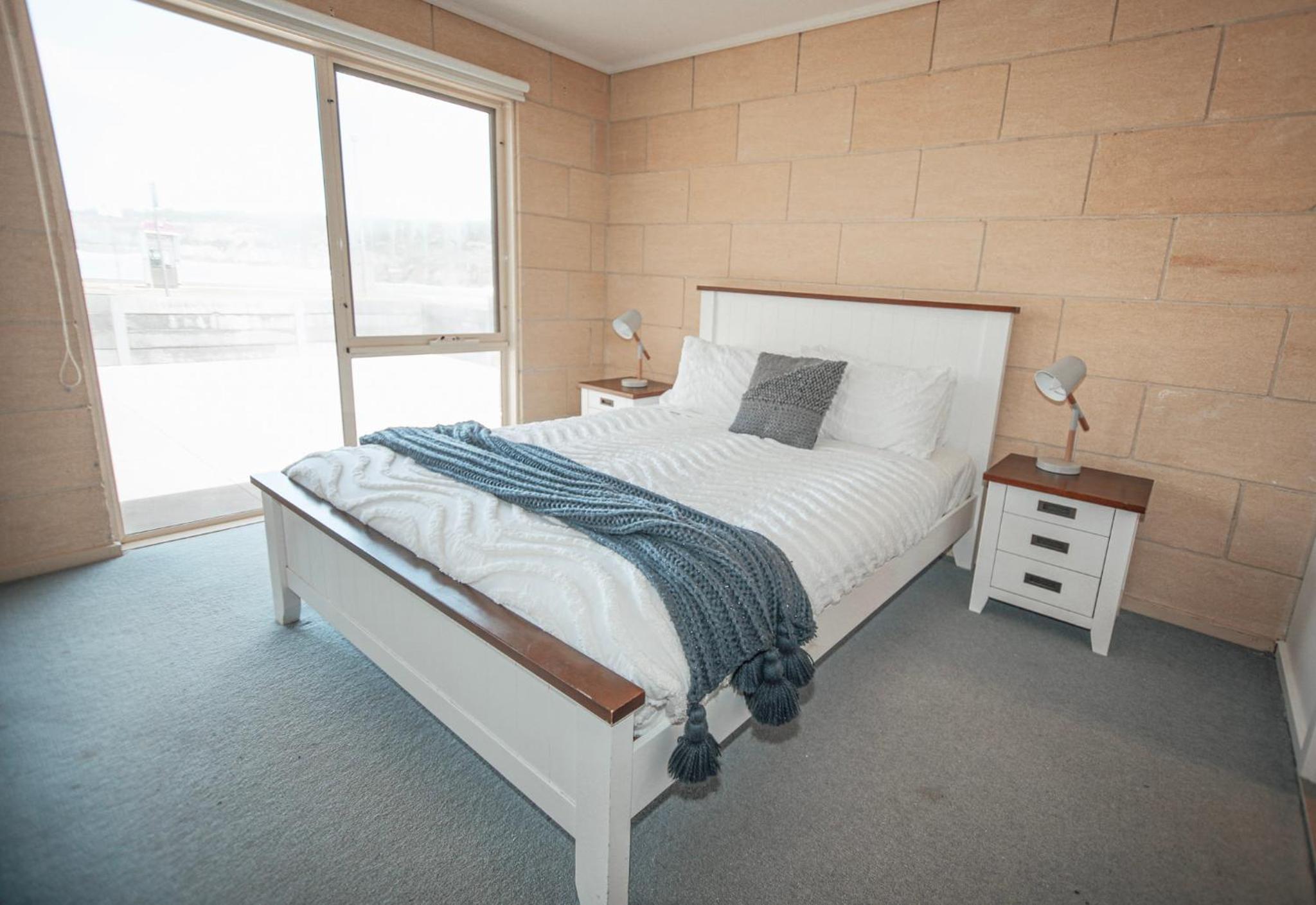Apartment with Sea View - Photo 8