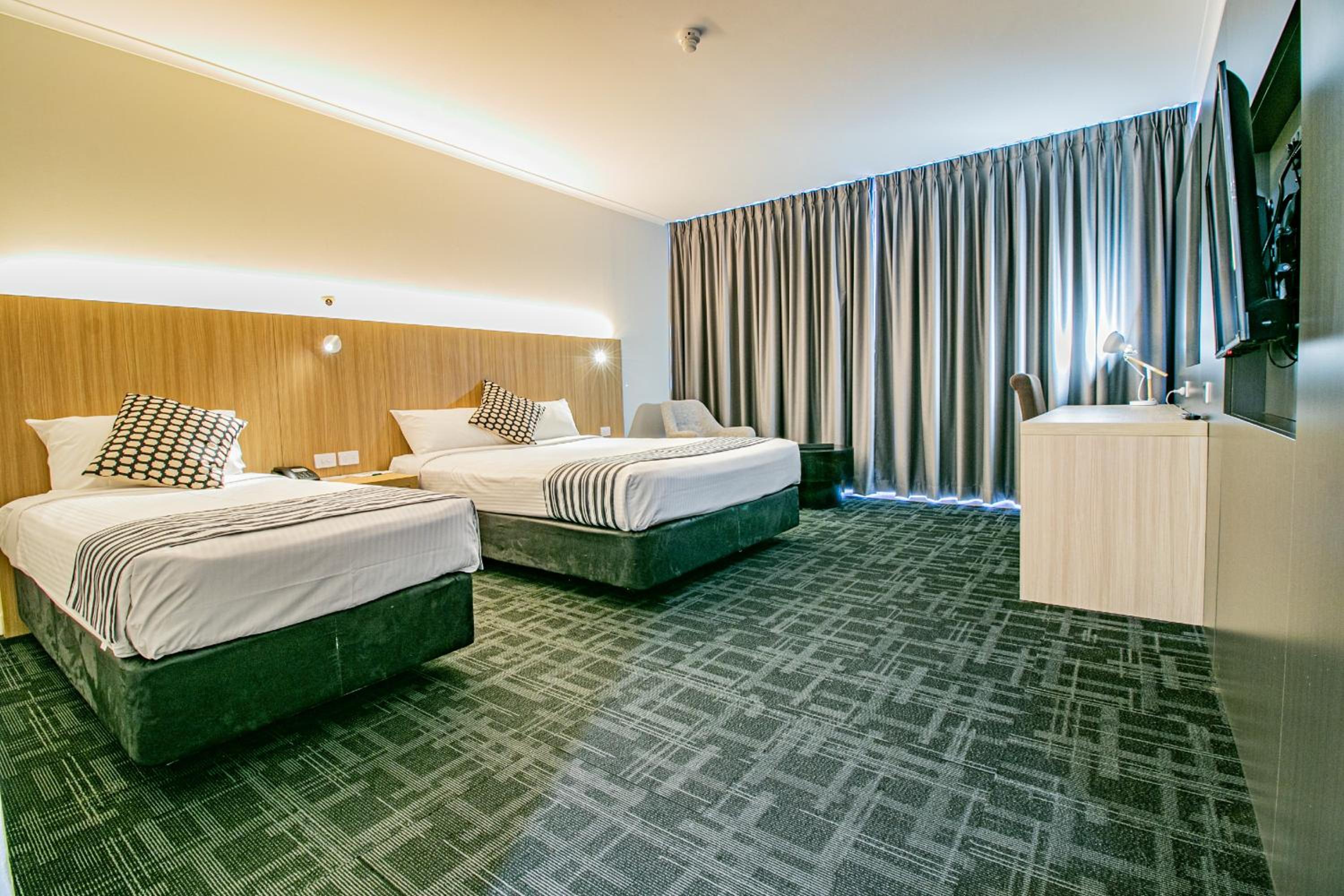 Queen Room - Ocean Side photo 1