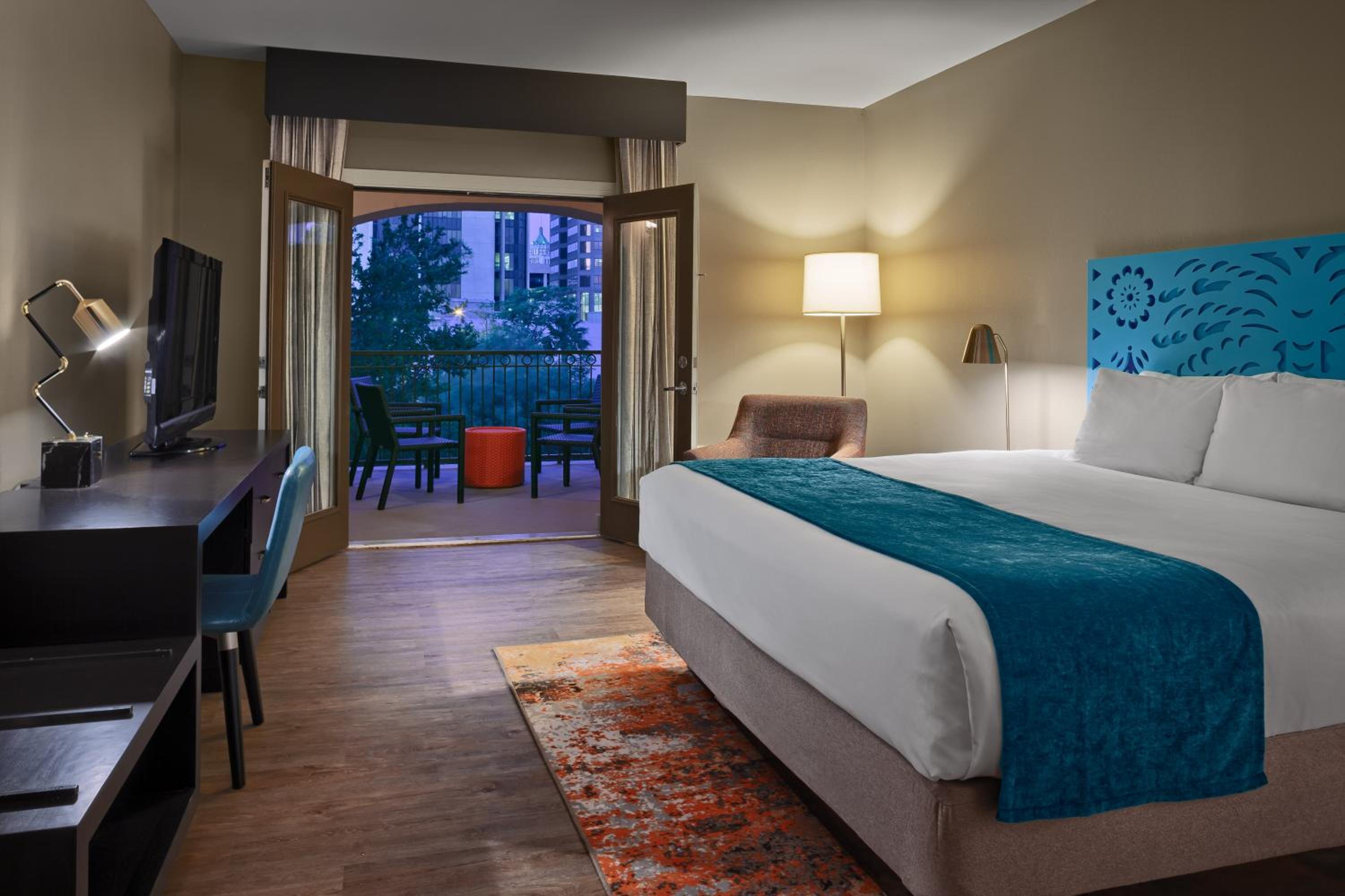 Premium King Room with Balcony - Photo 1