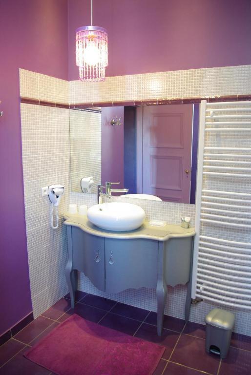 Standard Family Room - Photo 2