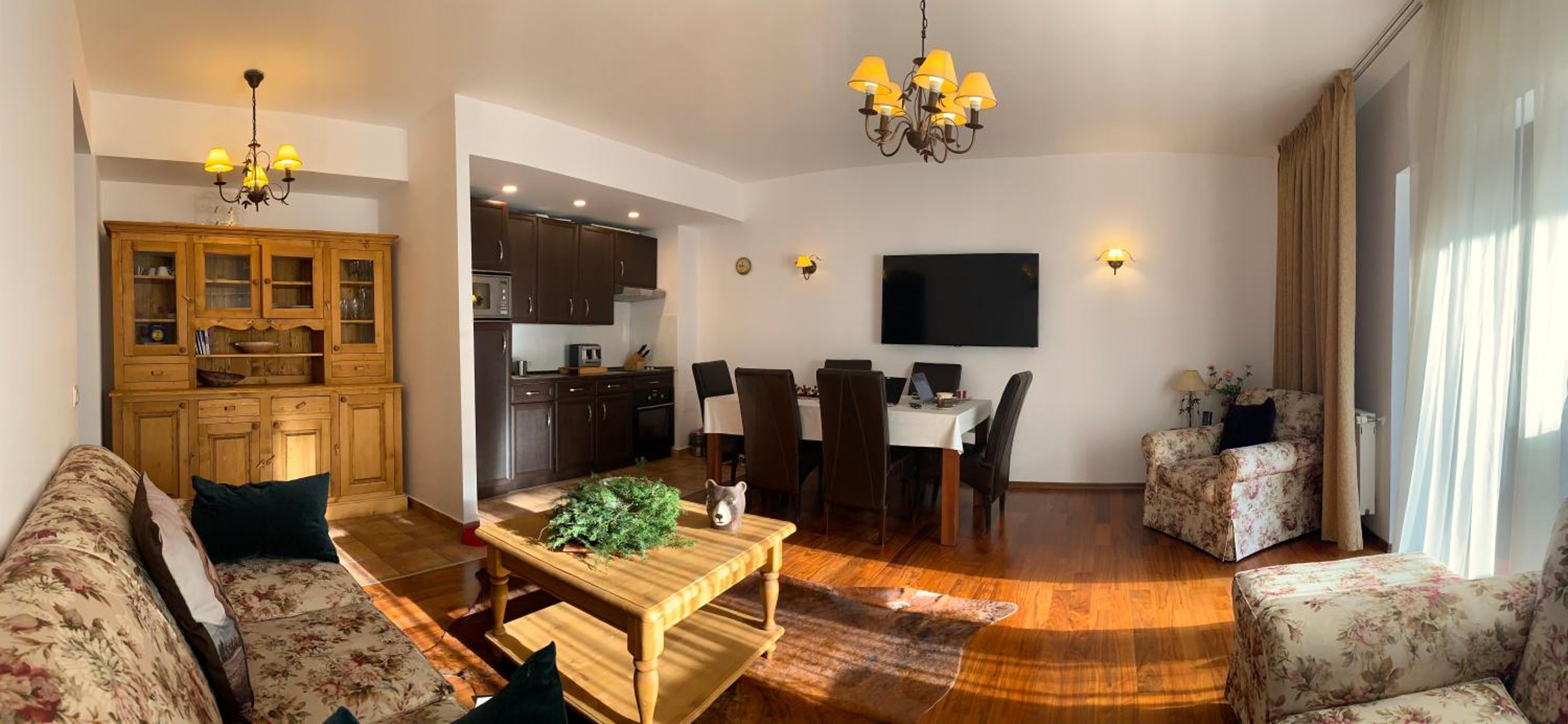 Apartment with Balcony - Photo 14
