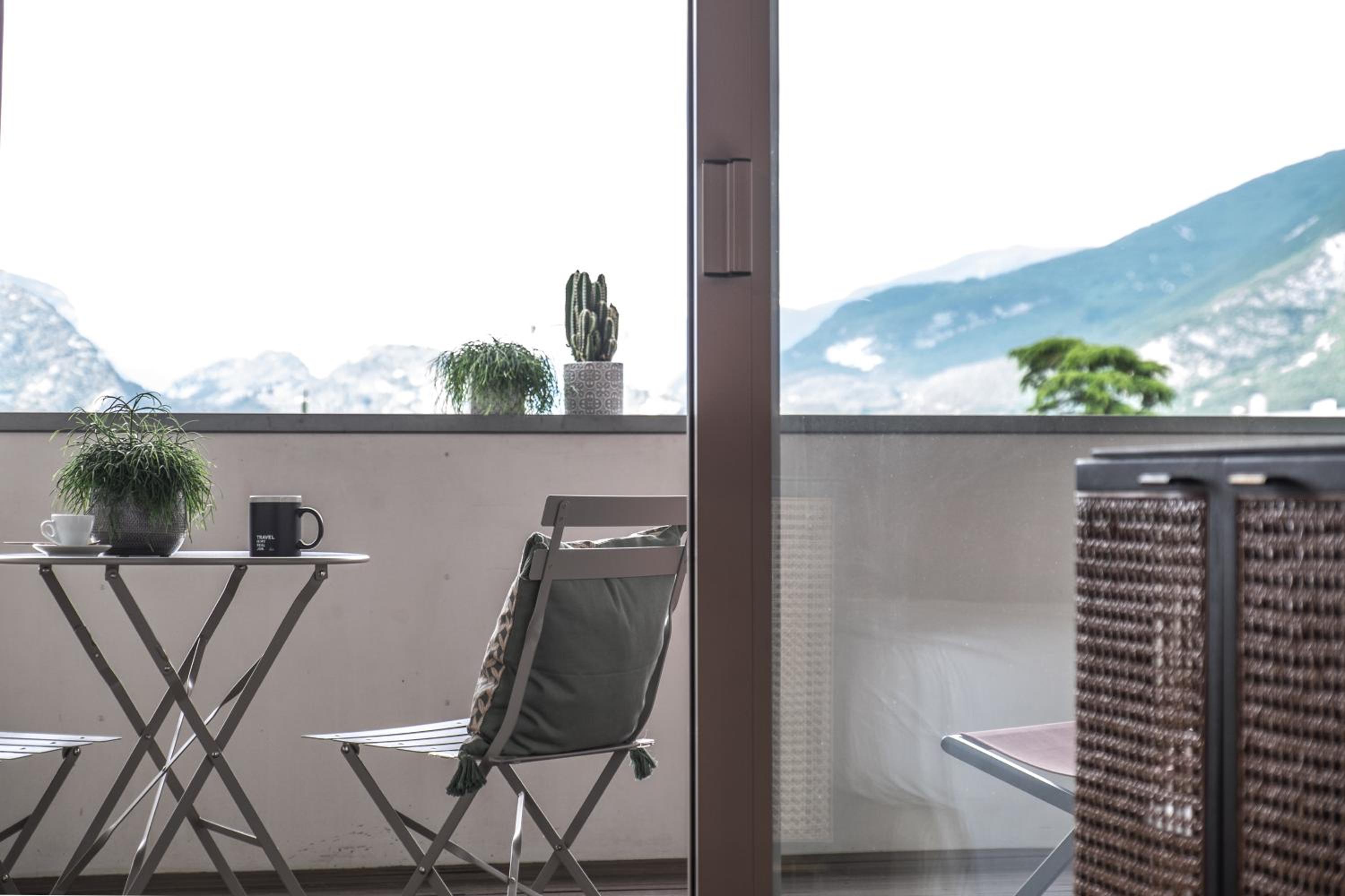 Deluxe Double Room with balcony and Garden View - Photo 7