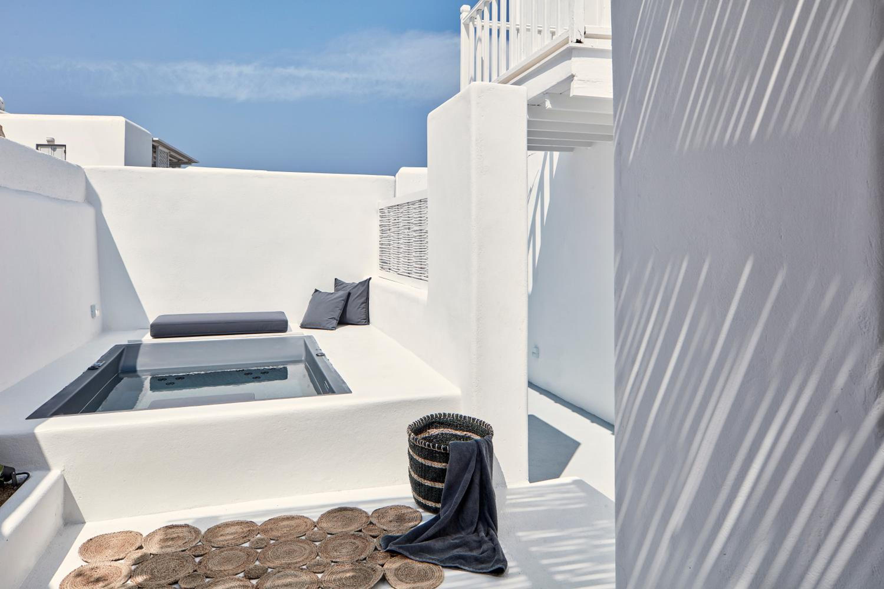 Junior Suite with Outdoor Jacuzzi photo 2