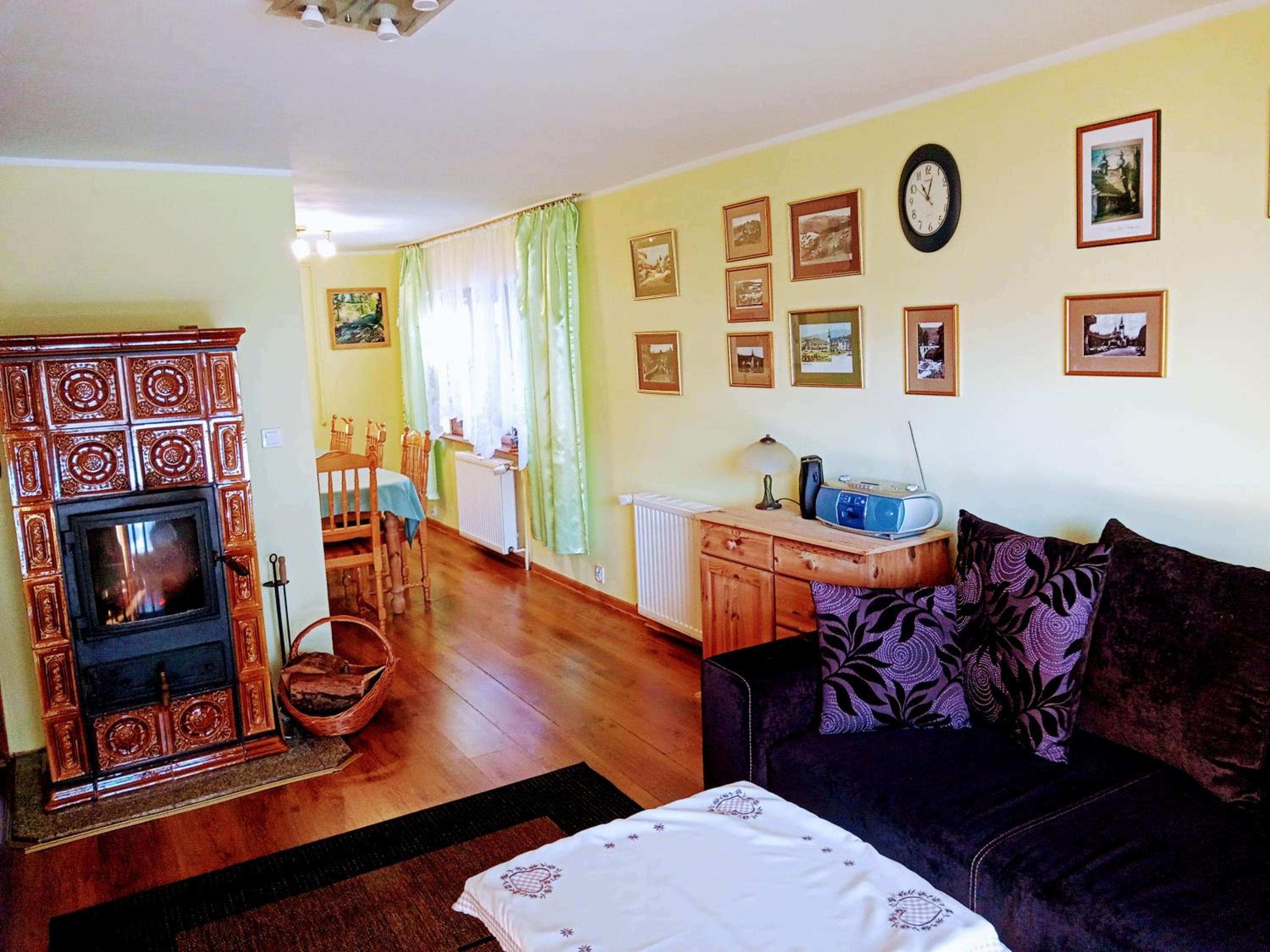 Five-Bedroom House photo 1
