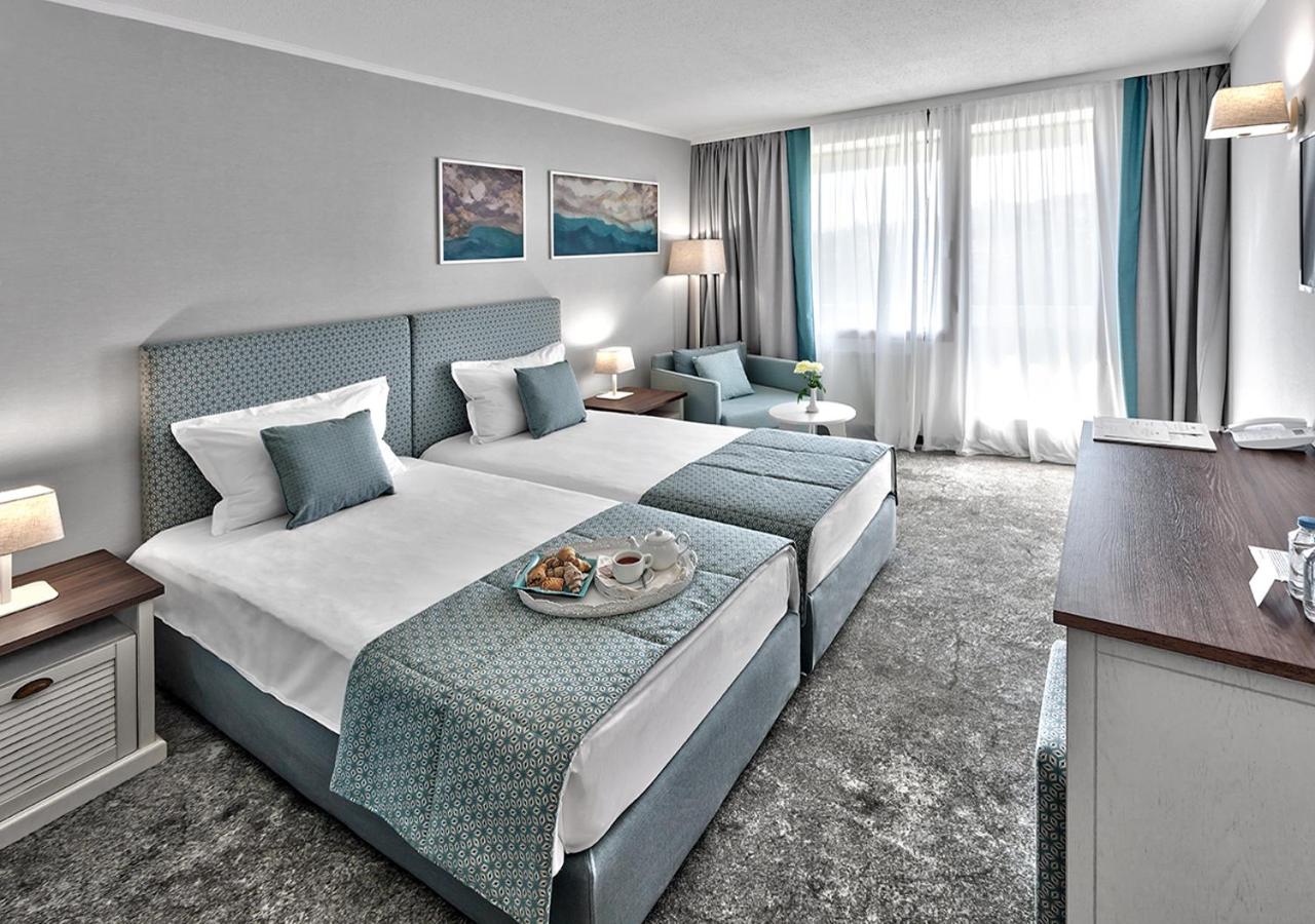 Double or Twin Room (2 Adults + 1 Child from 4 years to 11.99 years old) photo 2