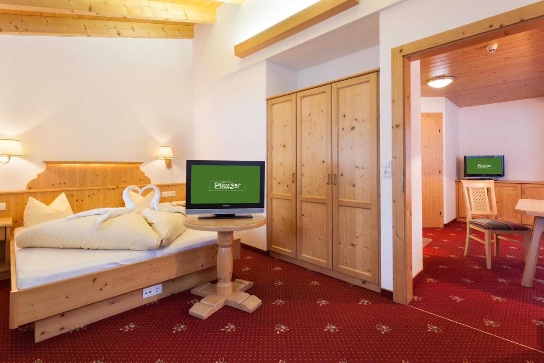 Three-Bedroom Apartment with Balcony photo 3