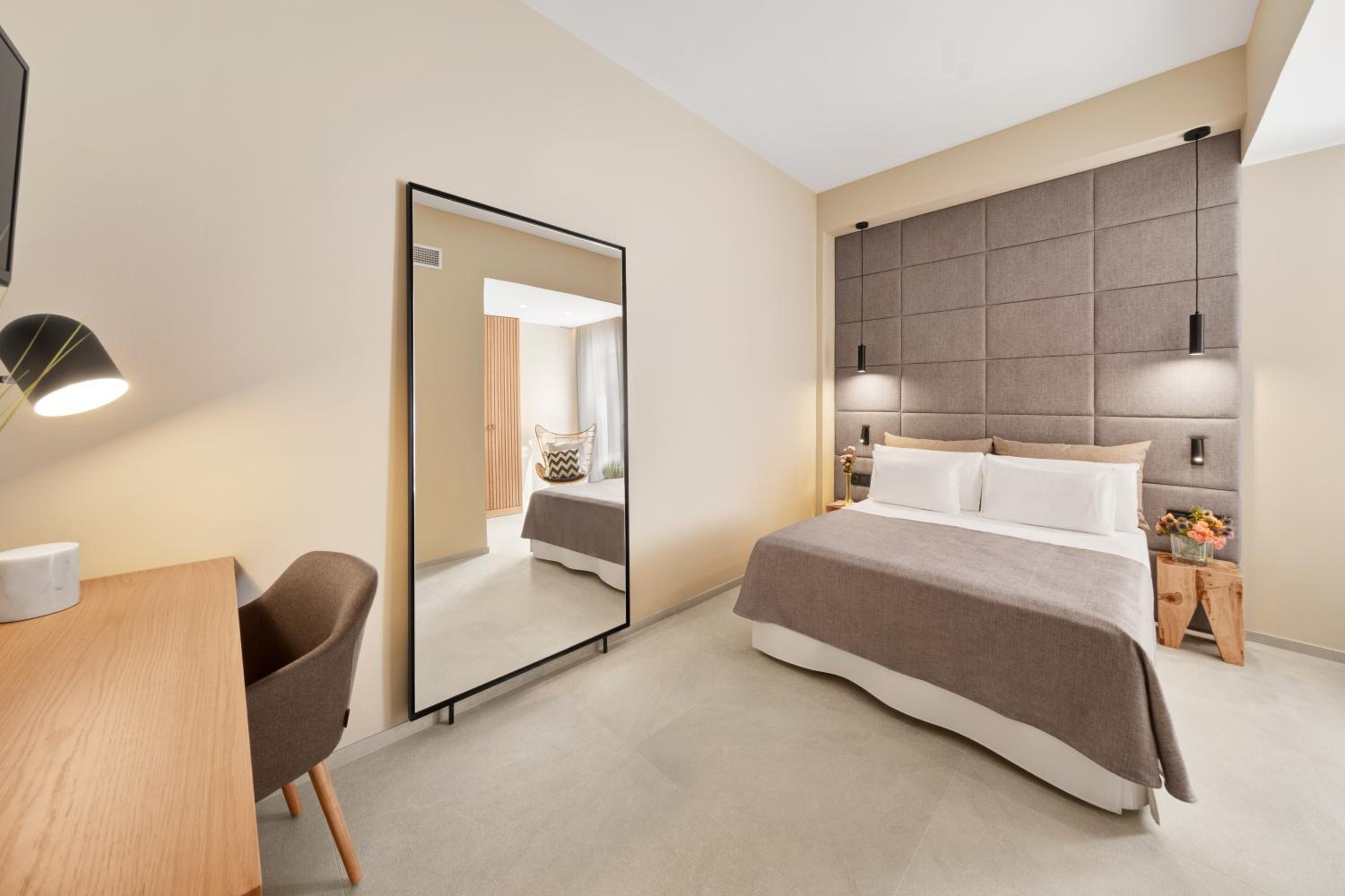 Double or Twin Room - Photo 10