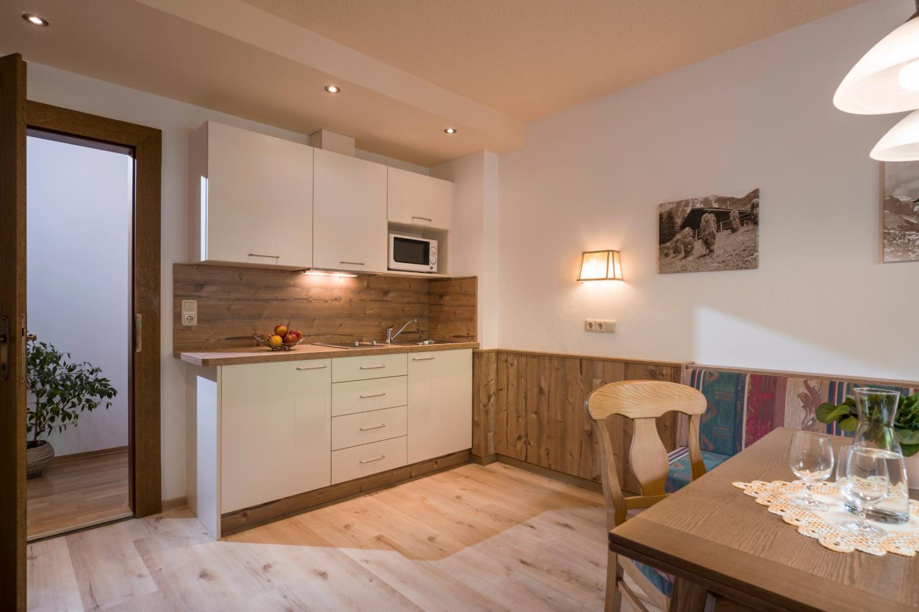 Three-Bedroom Apartment with View photo 2