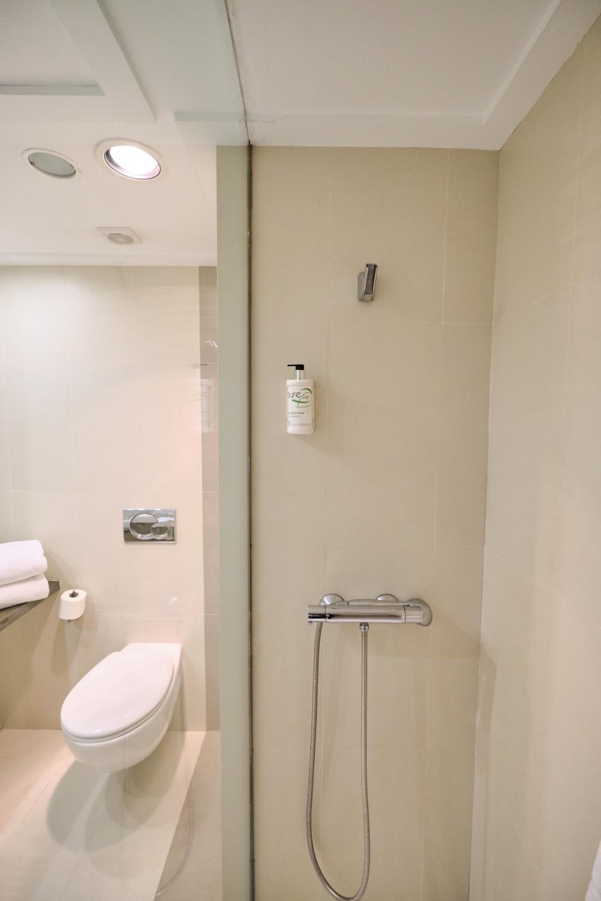 Double or Twin Room - Photo 13