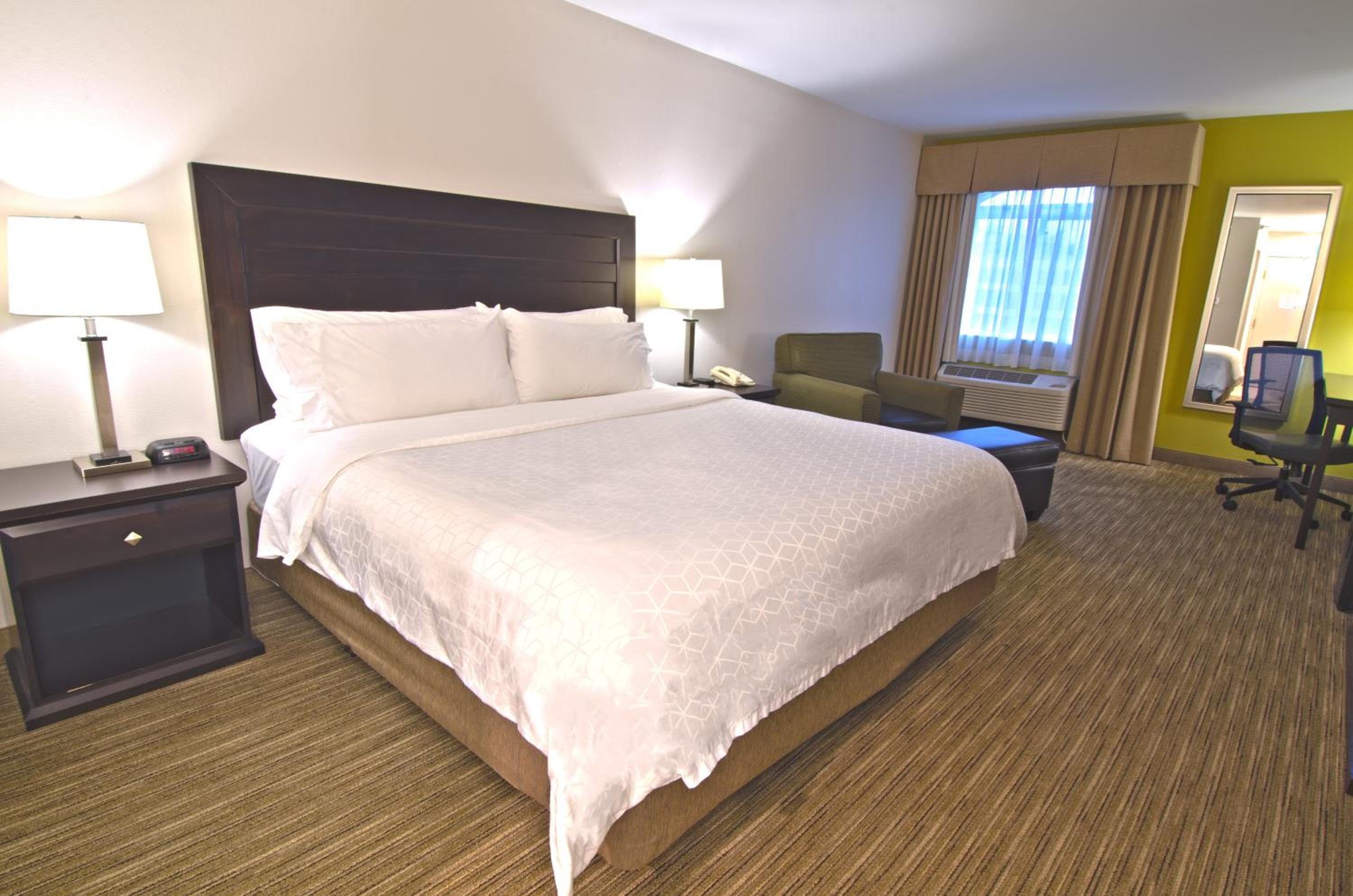 Standard King Room - Photo 1