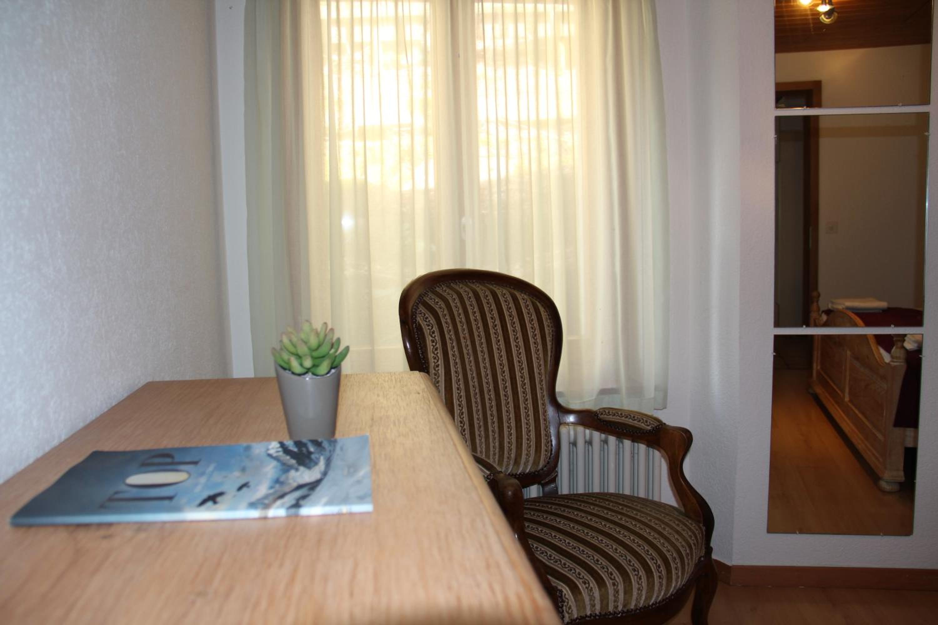 Two-Bedroom Apartment with Church View  - Photo 3