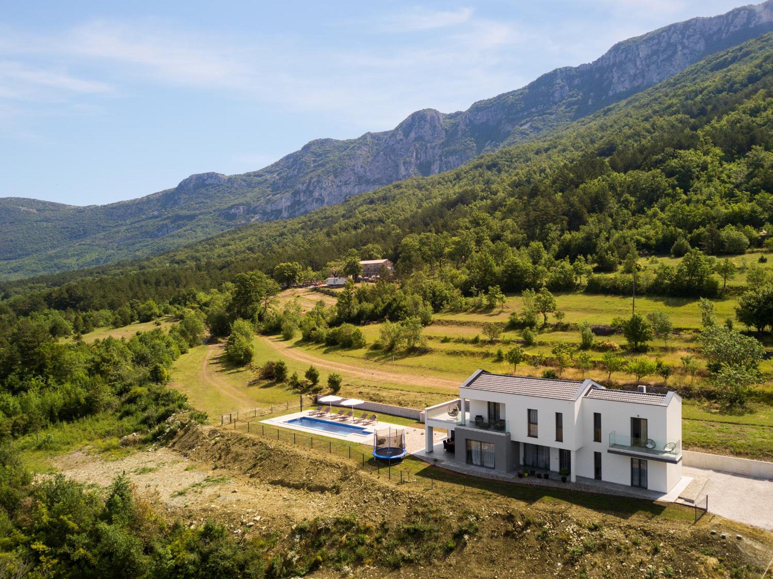 Villa photo 2