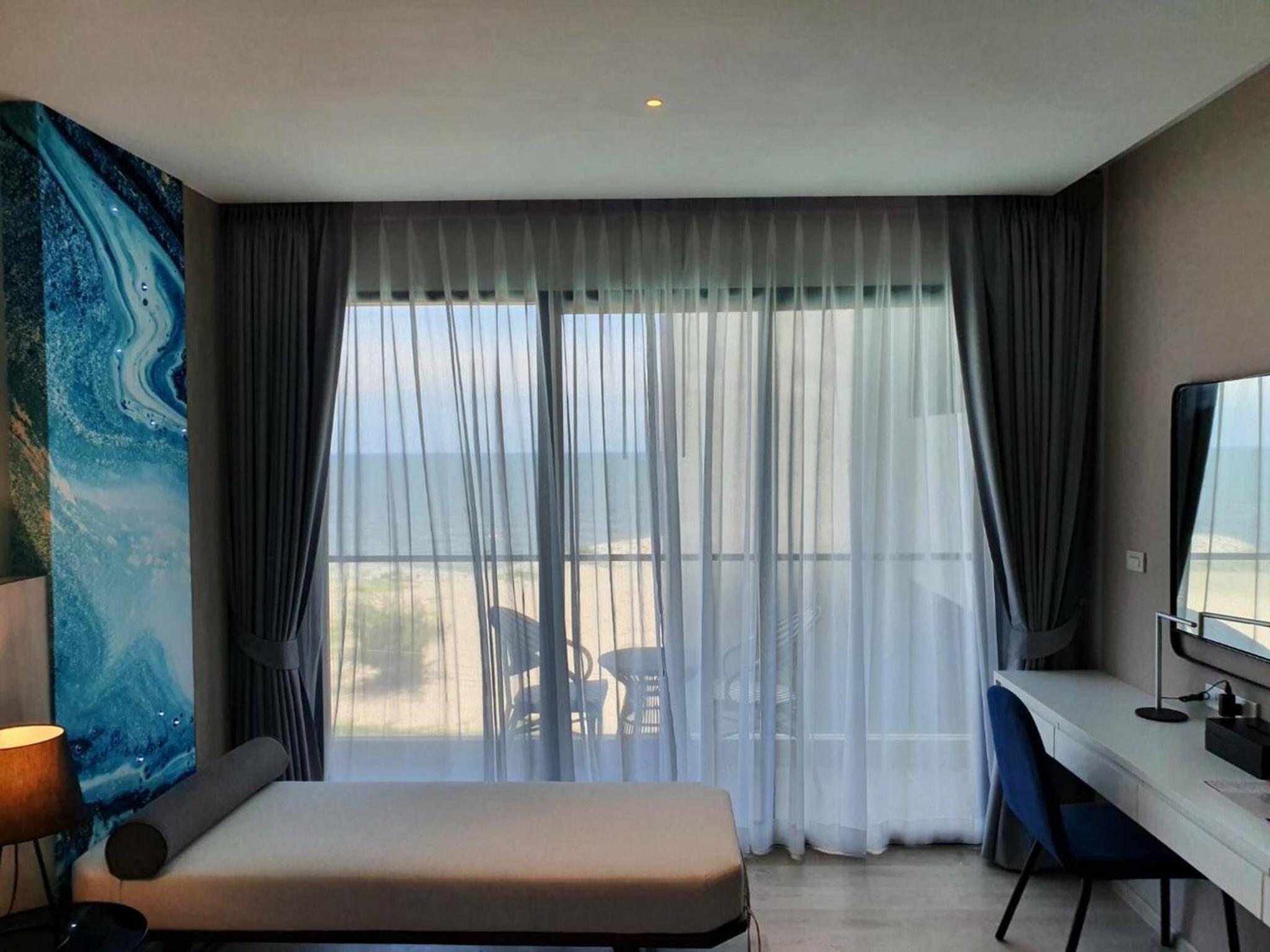 Premier Sea View Room - Photo 9