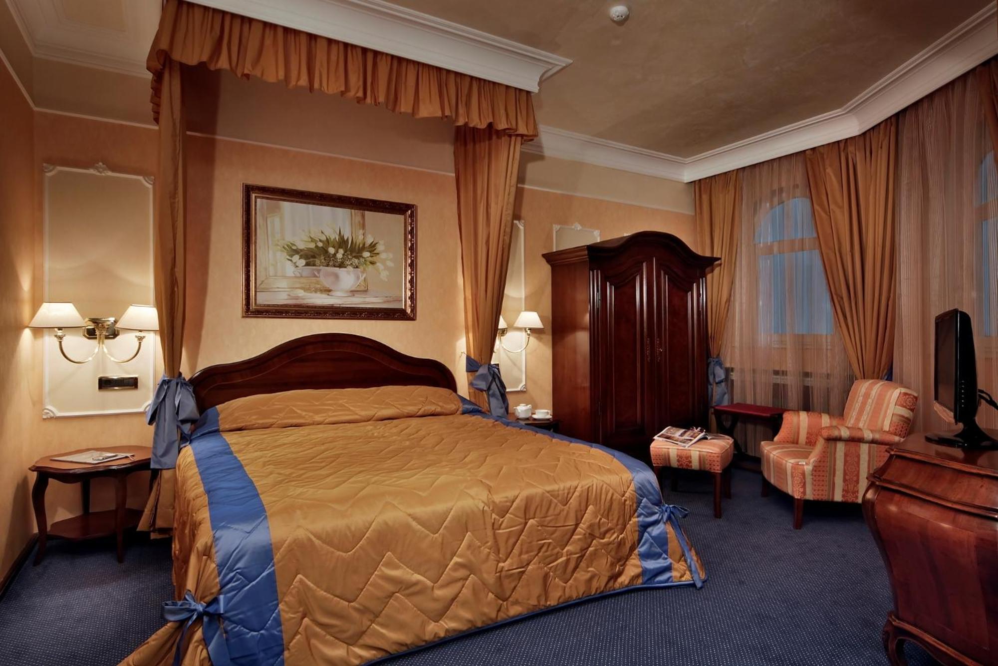 Deluxe Double Or Twin Room With Spa Bath photo 1