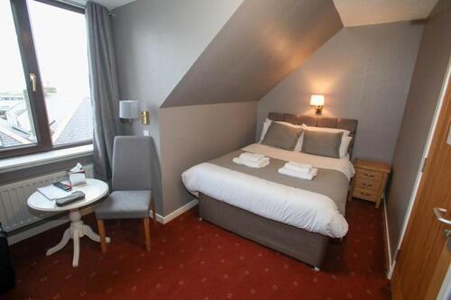 Double Room - Photo 7