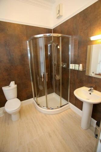 Double Room - Photo 6