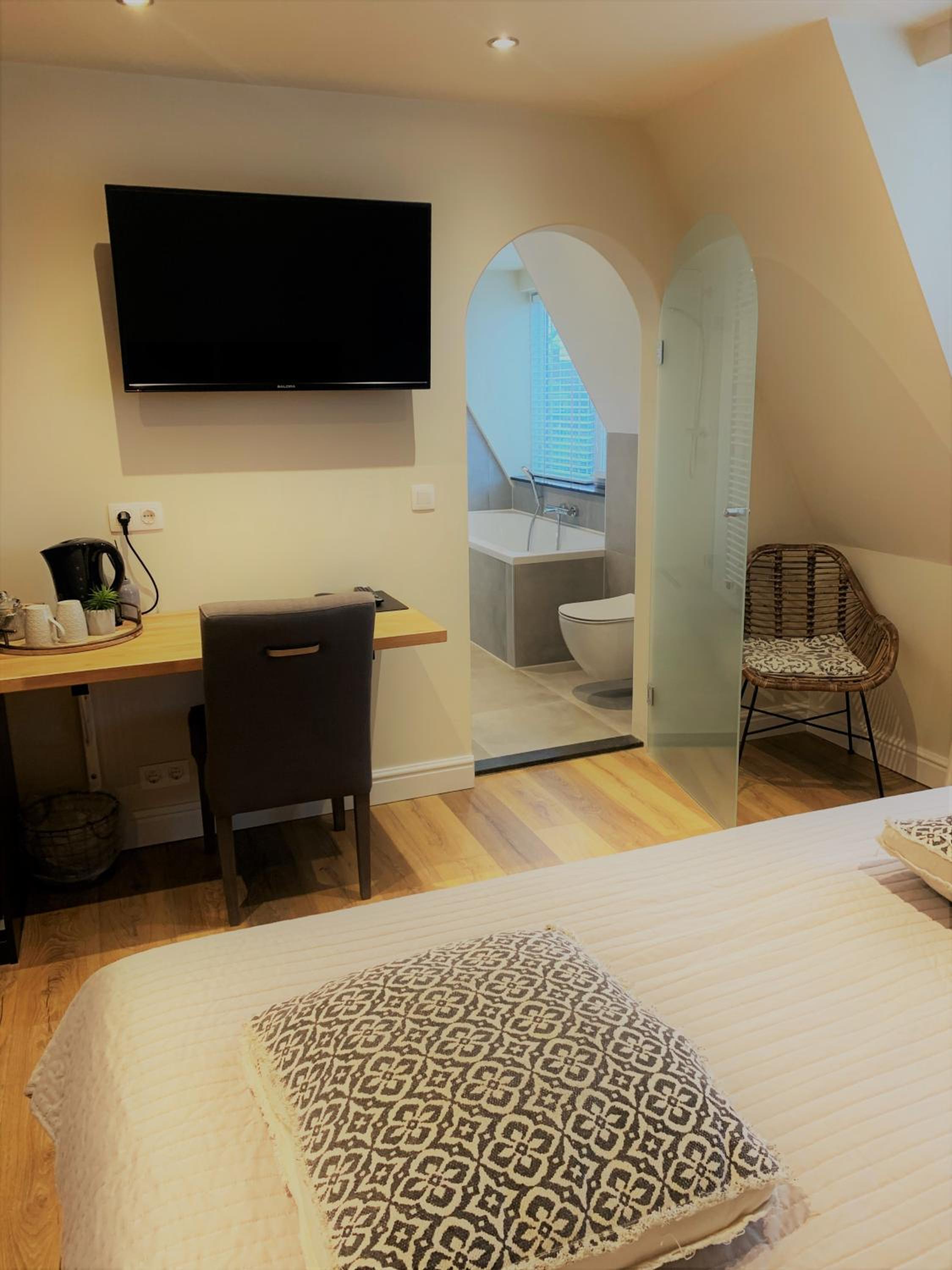 Deluxe Double Room with Bath