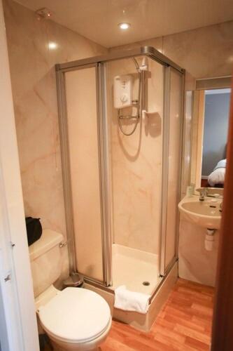 Twin Room - Photo 3