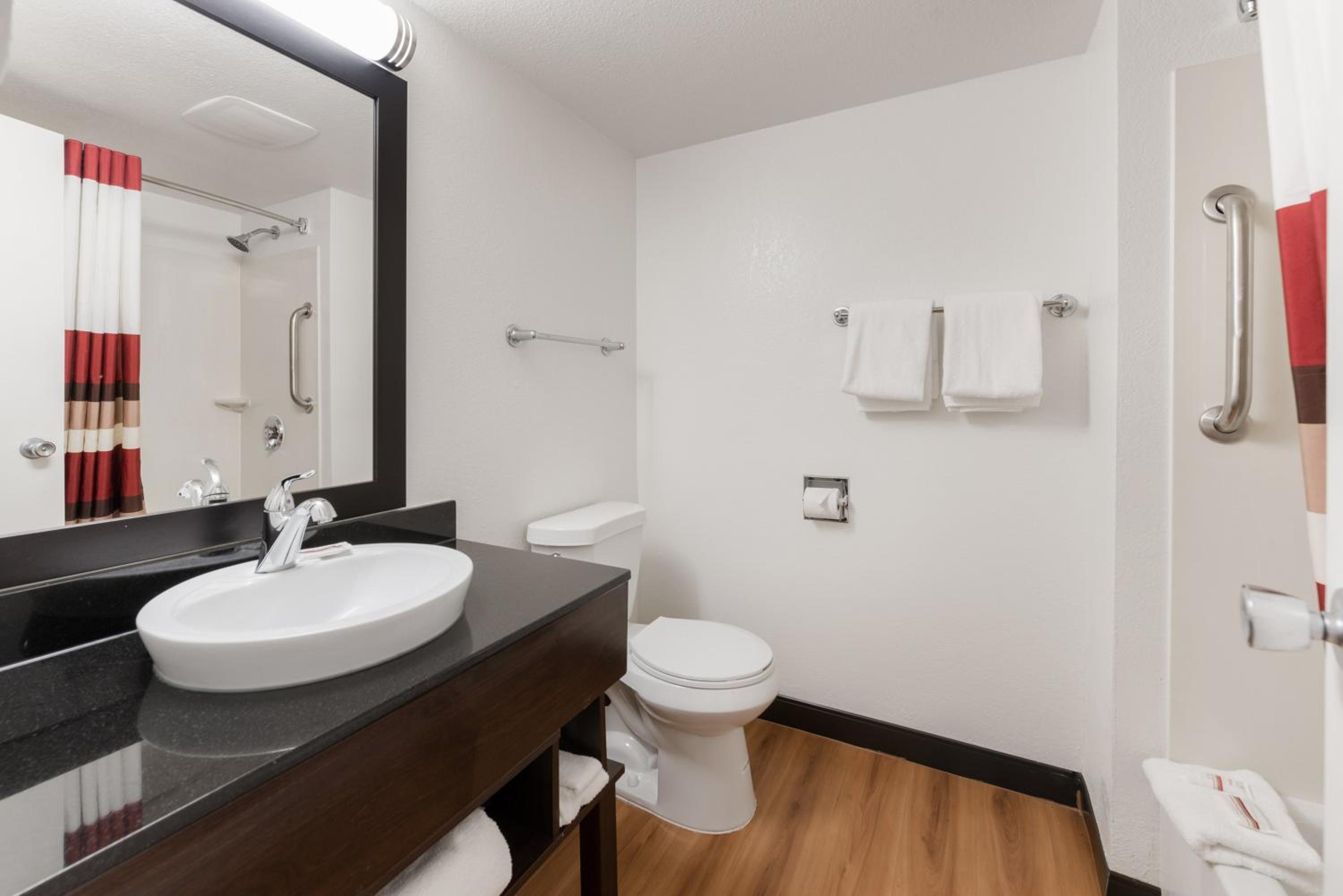 Suite King Room Smoke Free photo 3