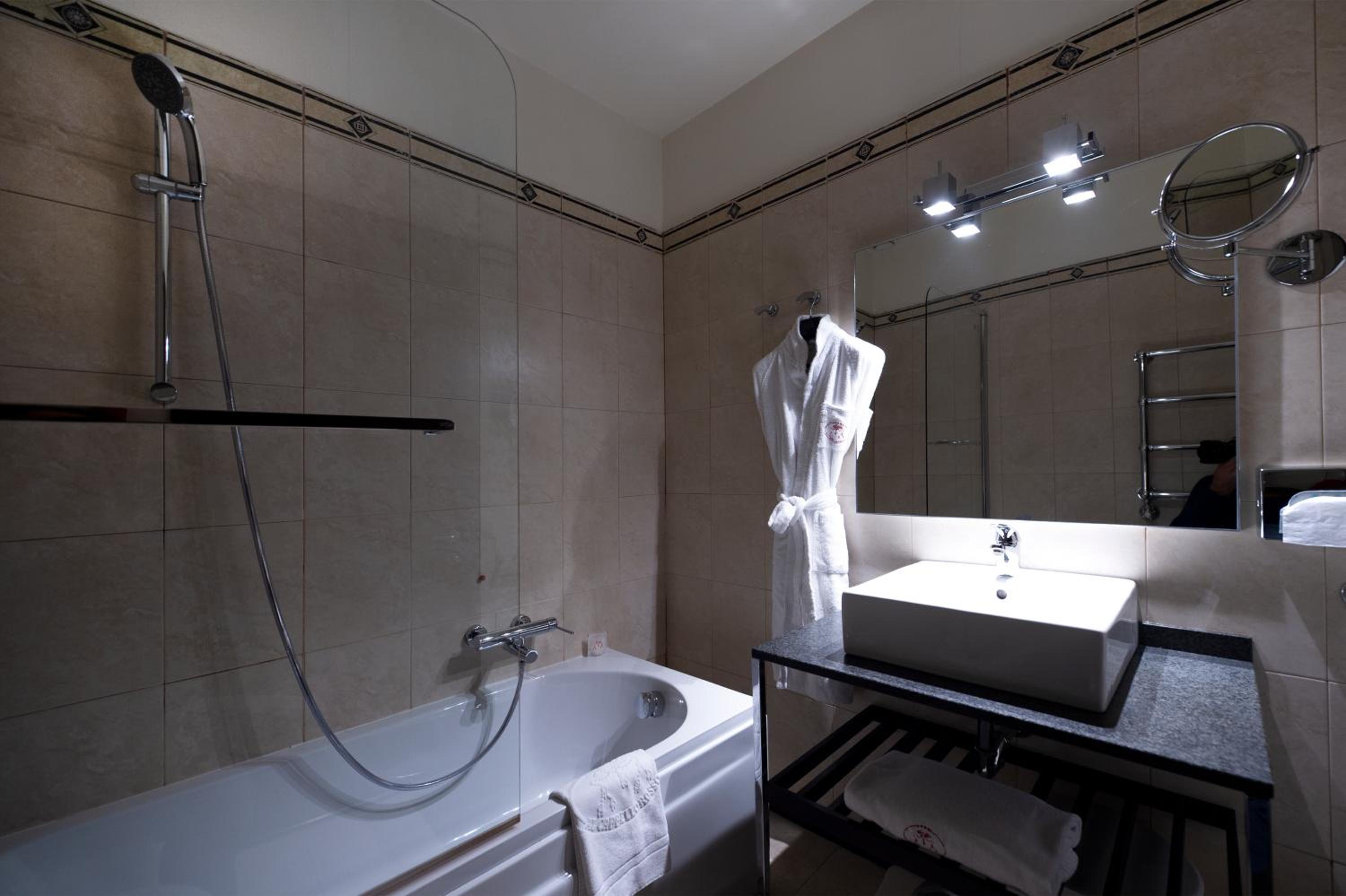 Double Room - Photo 29