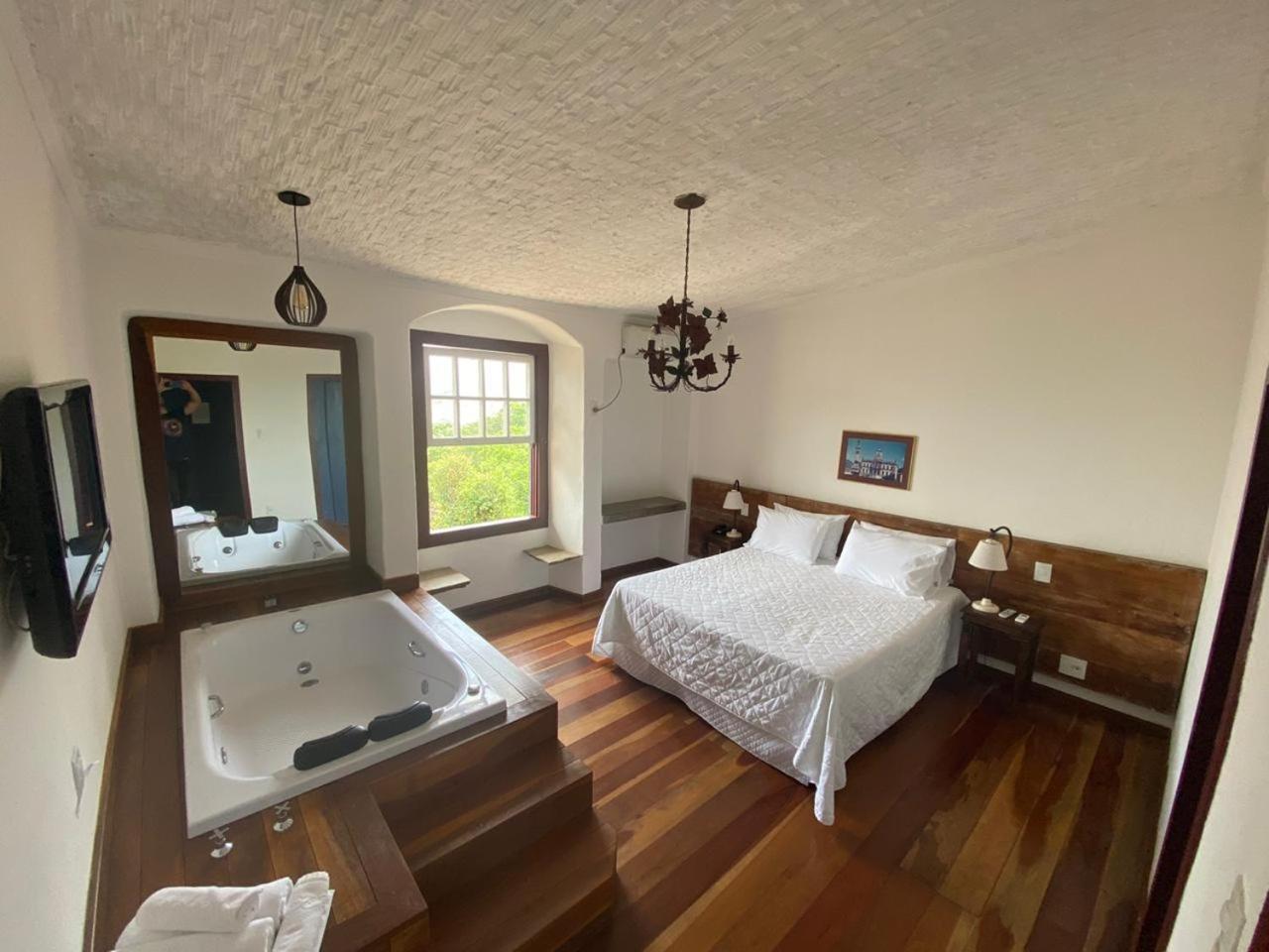 Suíte Super Luxo   com Banheira de Hidromassagem e  Ar condicionado photo 3