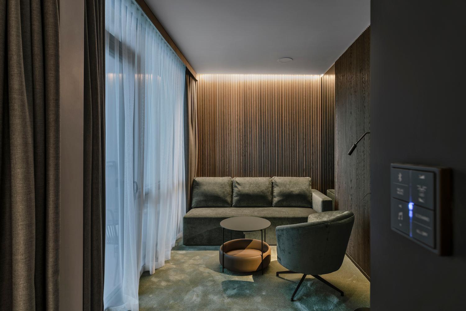 Studio with Balcony and Spa Access - Photo 4