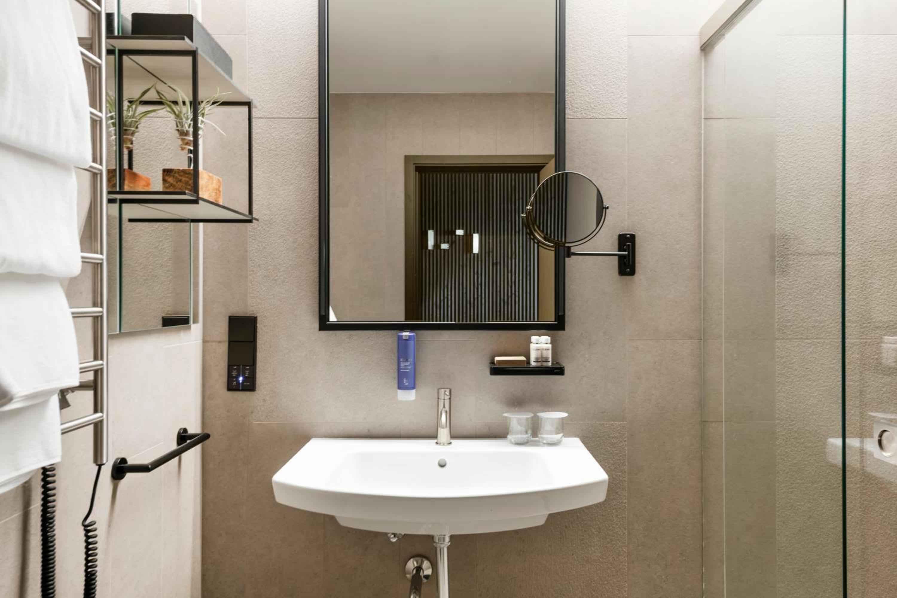 Standard Double Room with Balcony and Spa Access - Photo 5