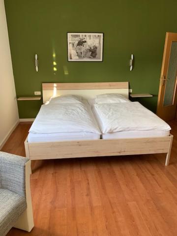 Double Room with Private Bathroom - Photo 3