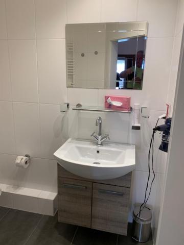 Double Room with Private Bathroom - Photo 5
