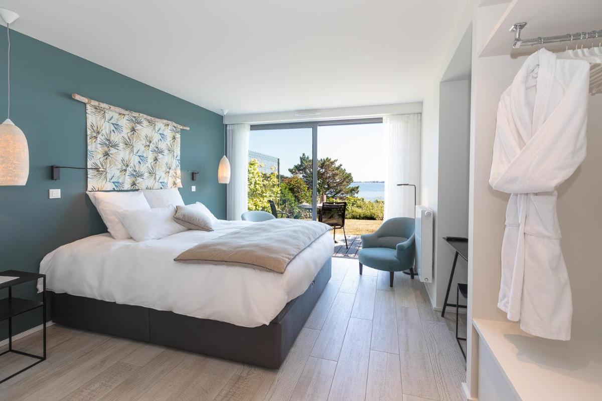 Deluxe Double Room with Sea View photo 1