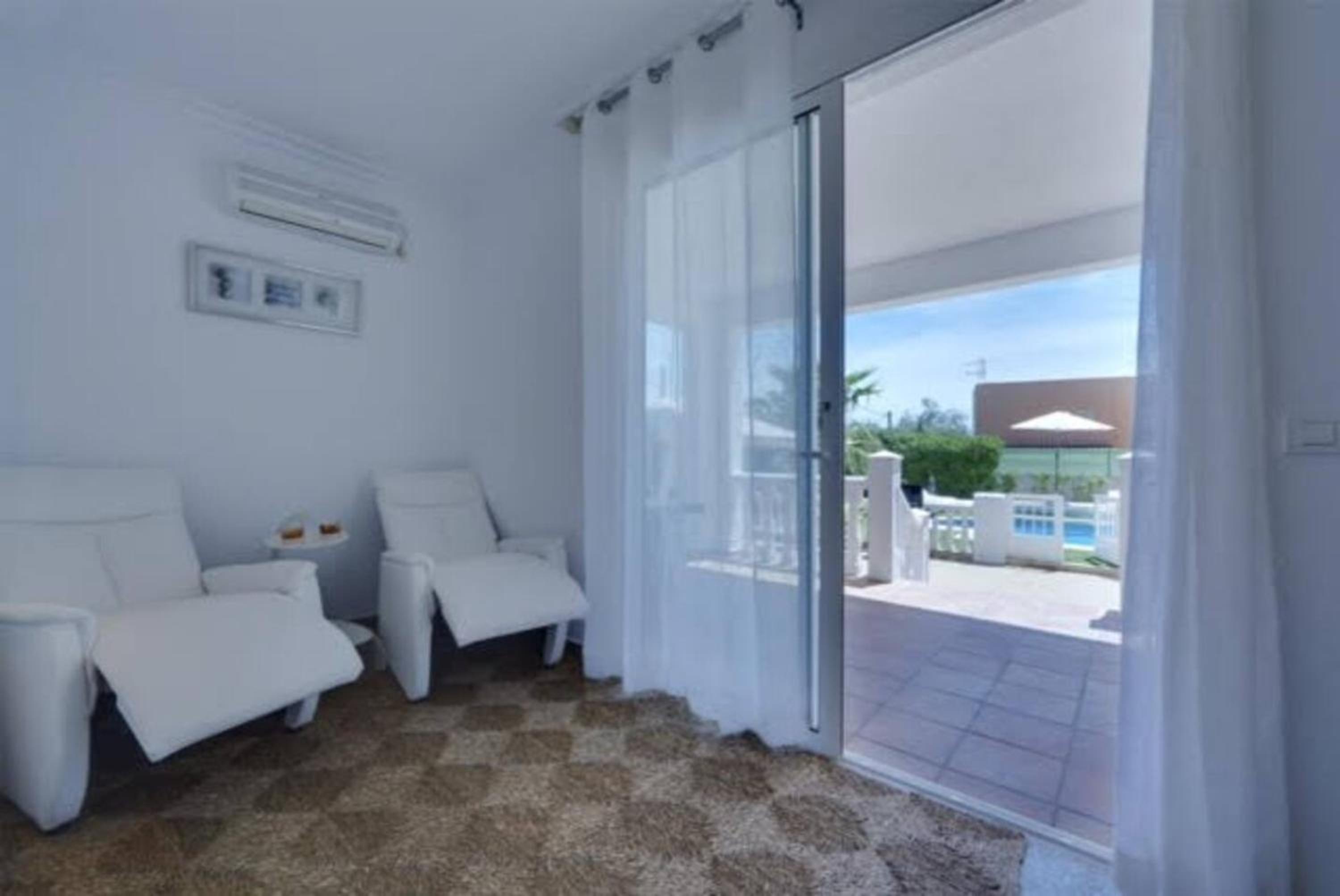 Four-Bedroom Villa photo 3
